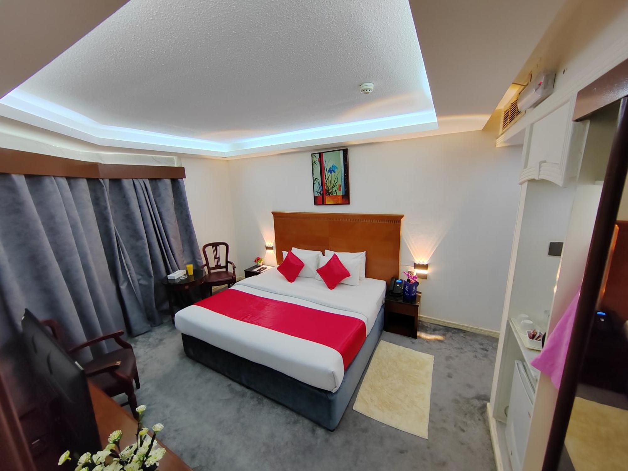 Deluxe King Suite