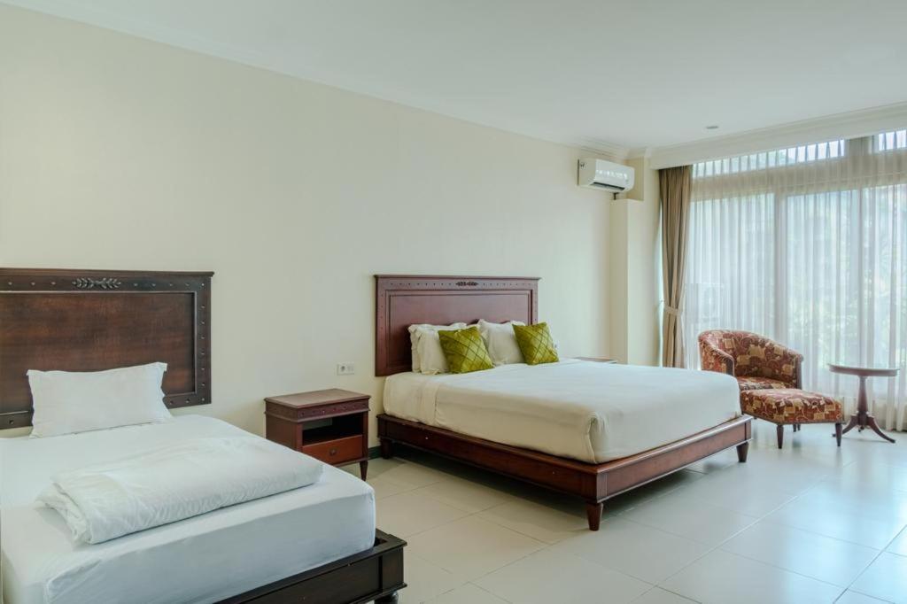 Kamar Triple