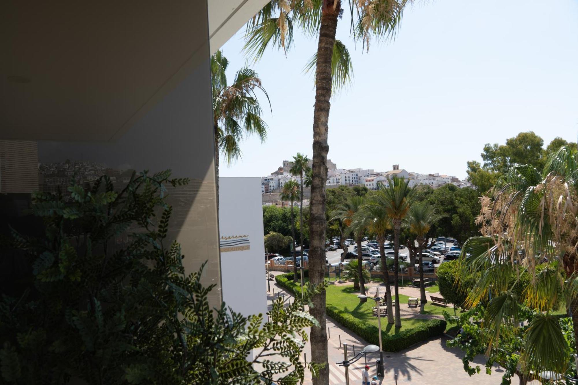 Deluxe Double Room with Balcony and Sea View