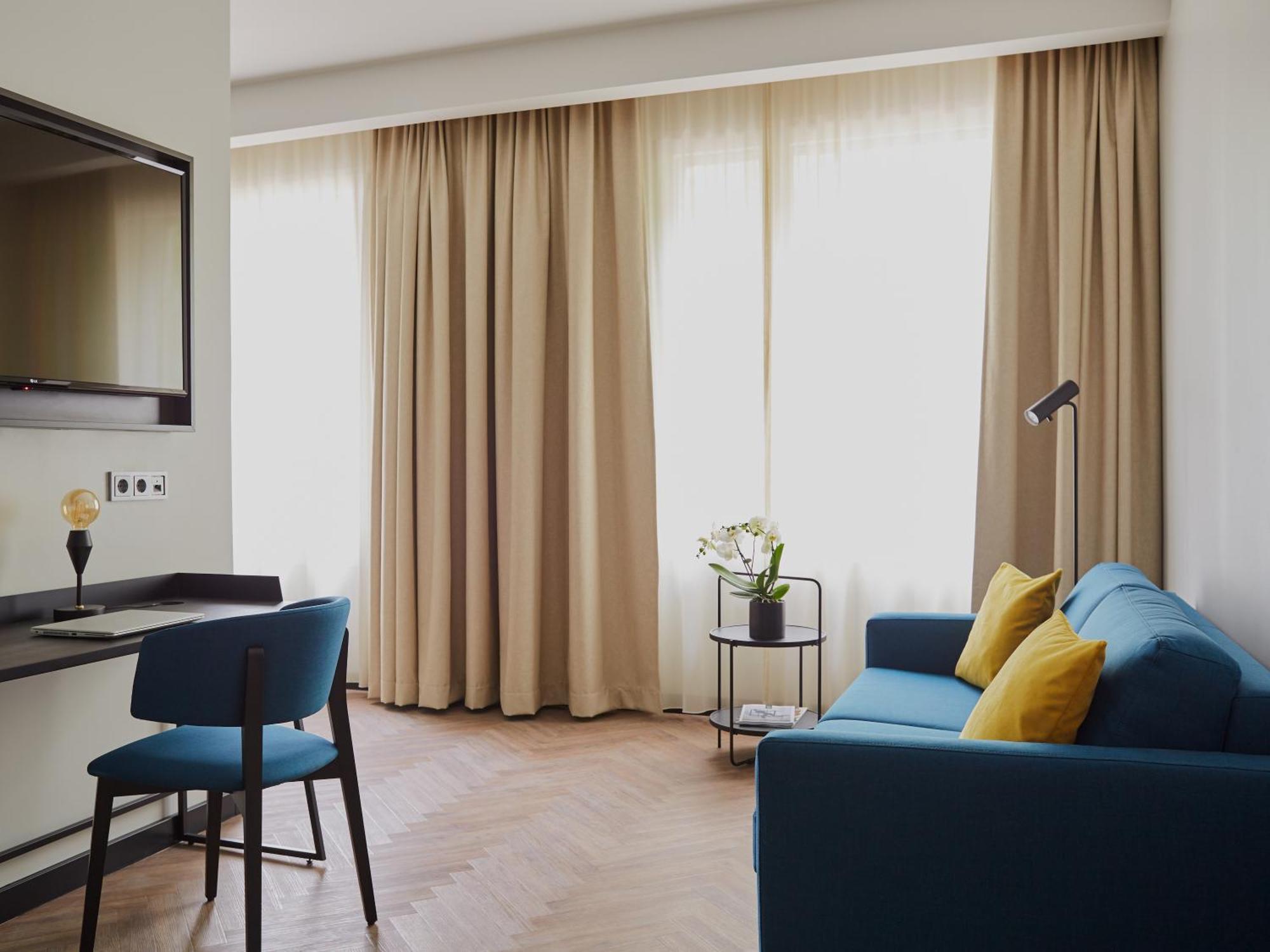 Junior Suite with Cathedral View
