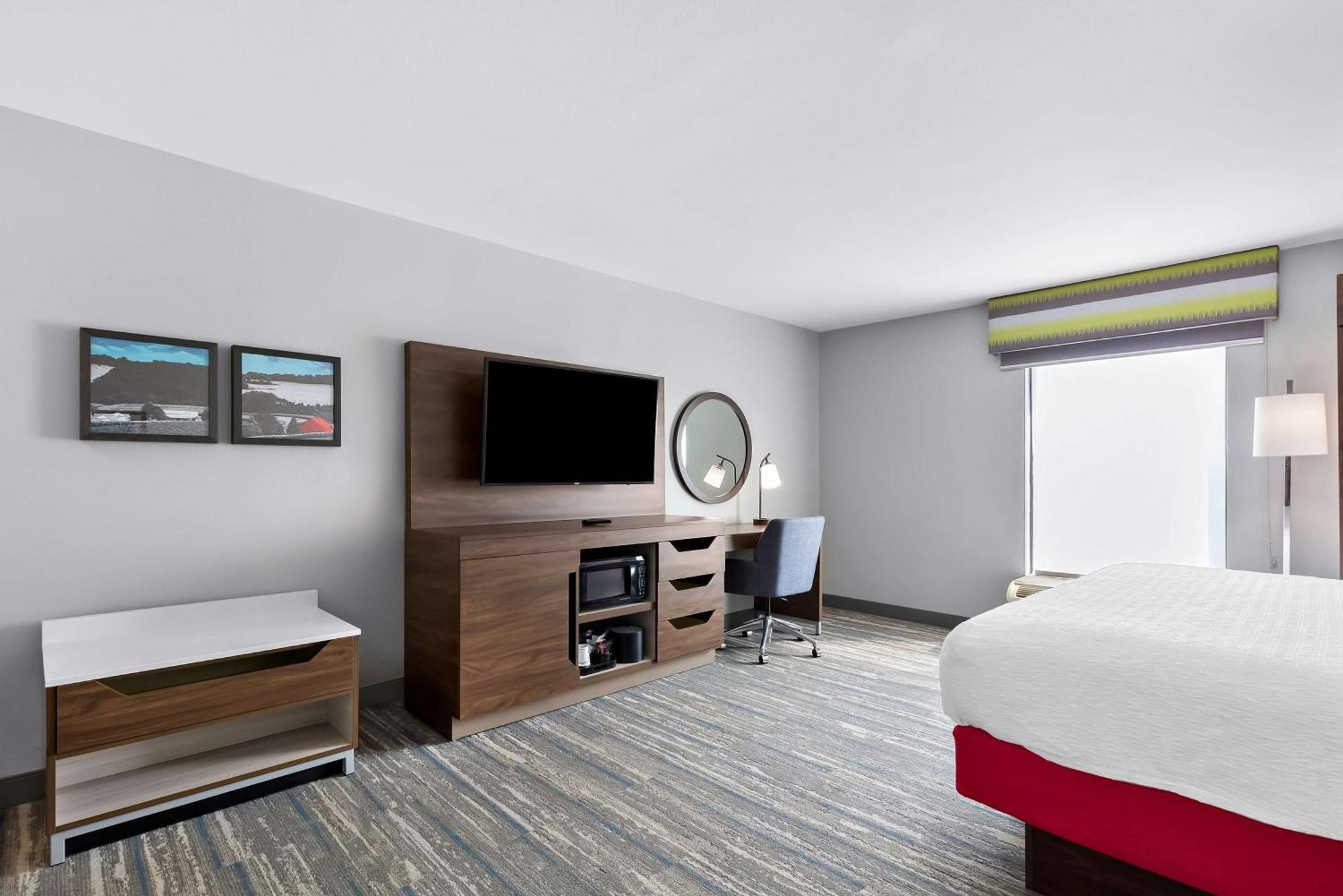 King Room with Sofa Bed - Non-Smoking