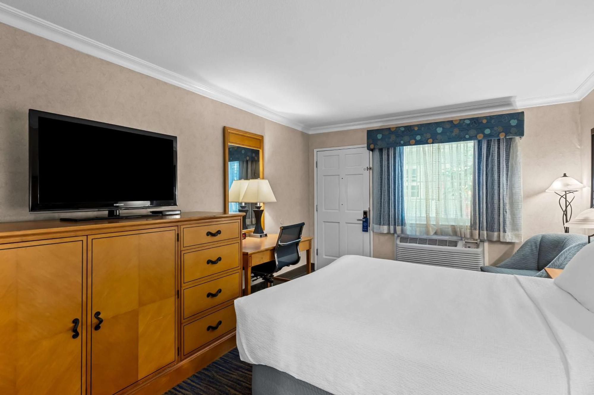 Queen Room - Disability Access Tub