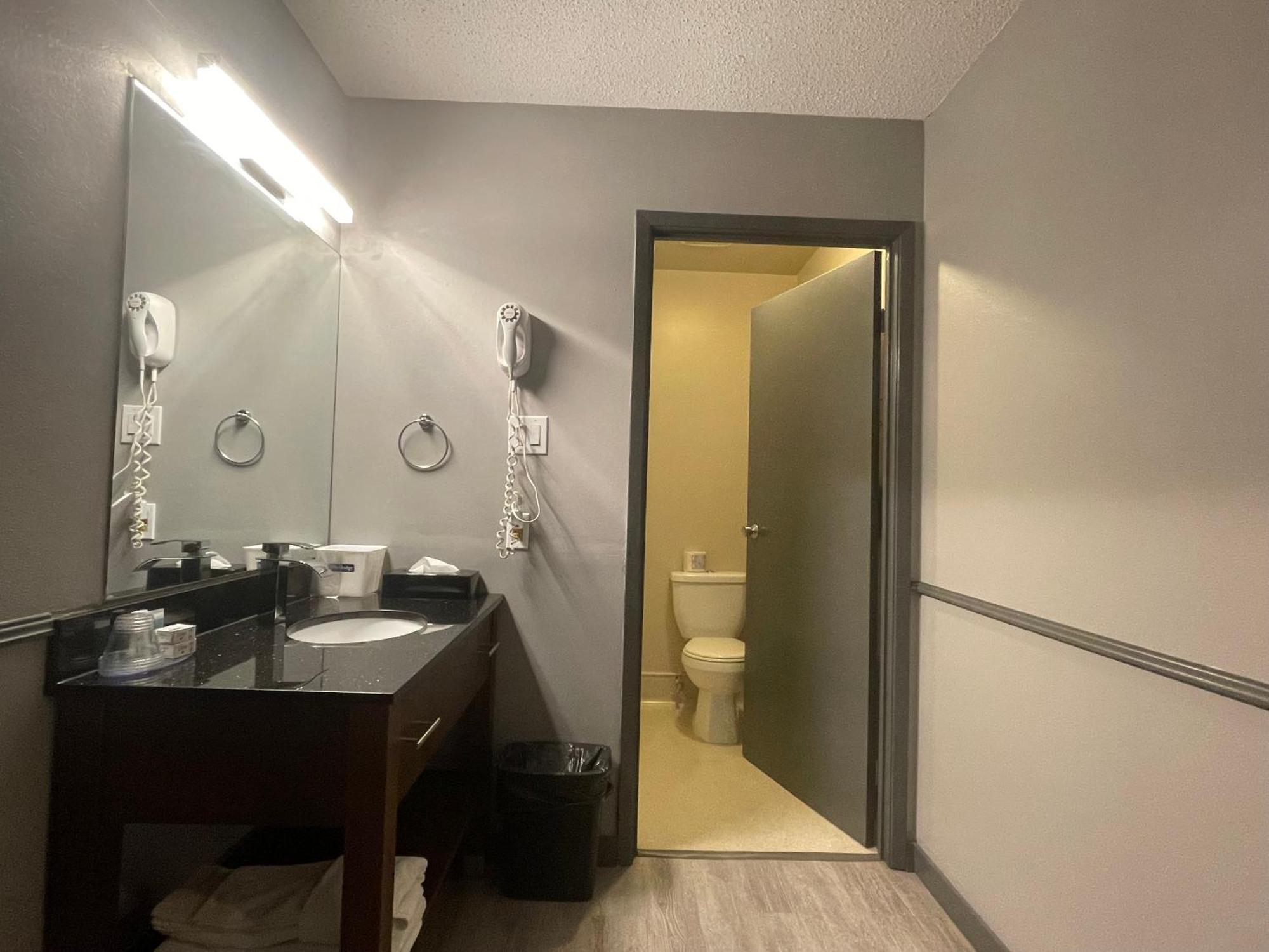King Room with One King Bed - Exterior Entrance - Non-Smoking