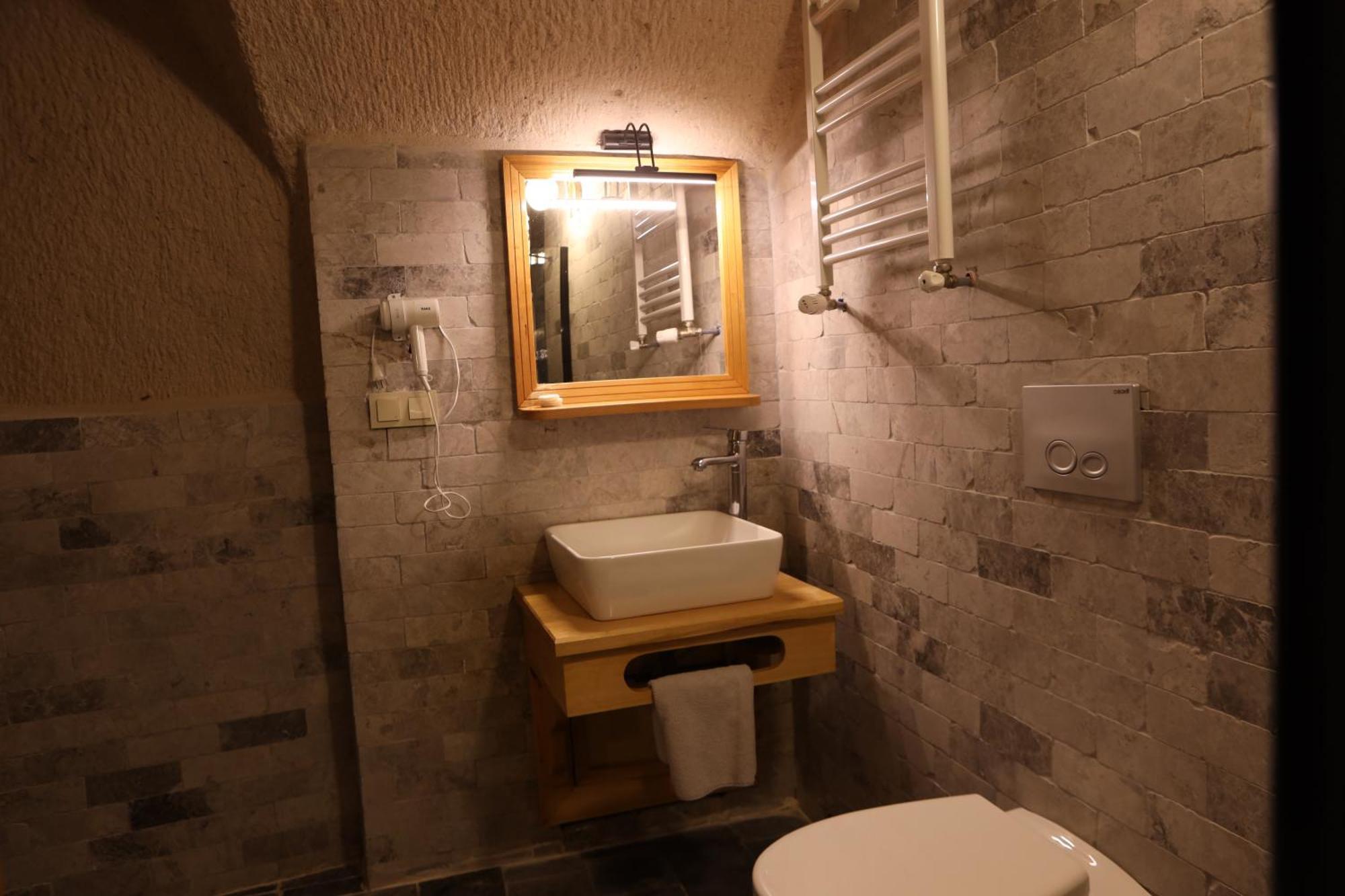 Double or Twin Room,1614878526:JPEG