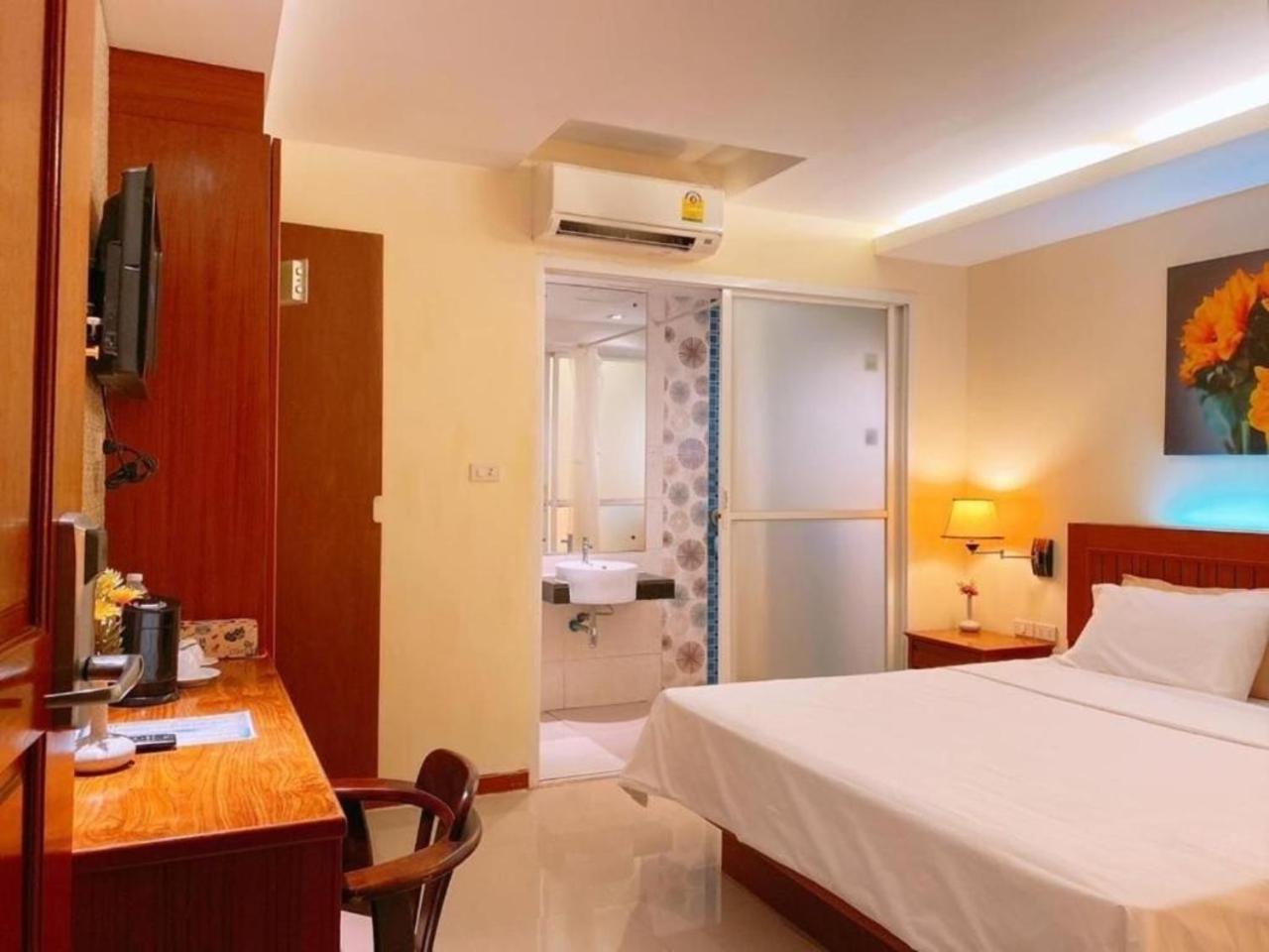 Deluxe King Room