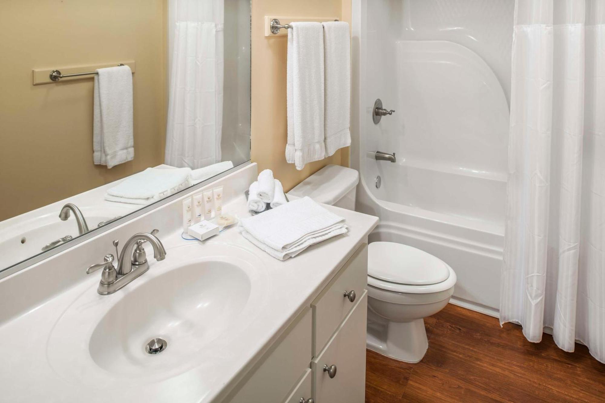 Two-Bedroom King/Queen or King/Two Twin Suite - Accessible