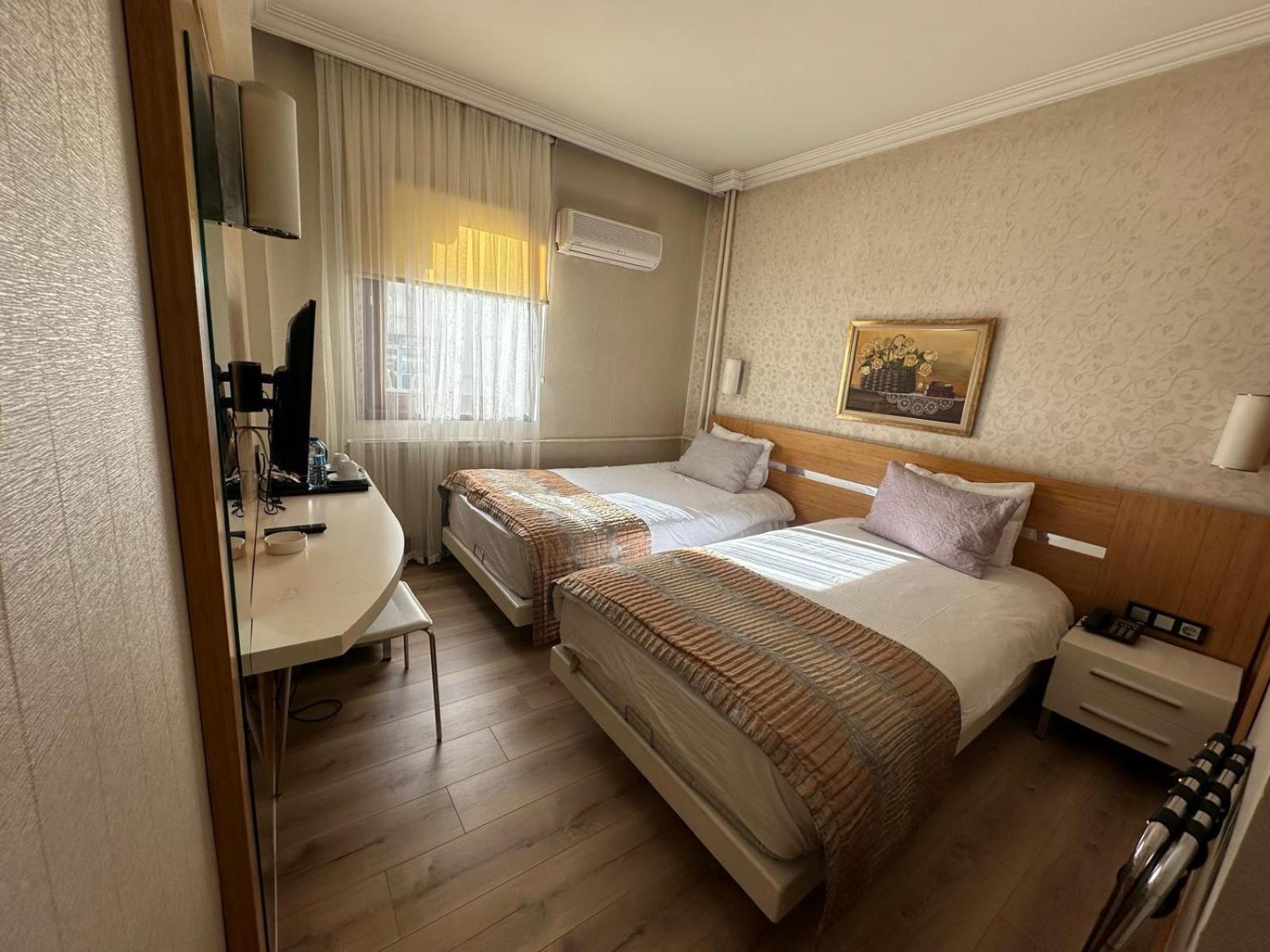 Deluxe Çift Kişilik veya İki Yataklı Oda