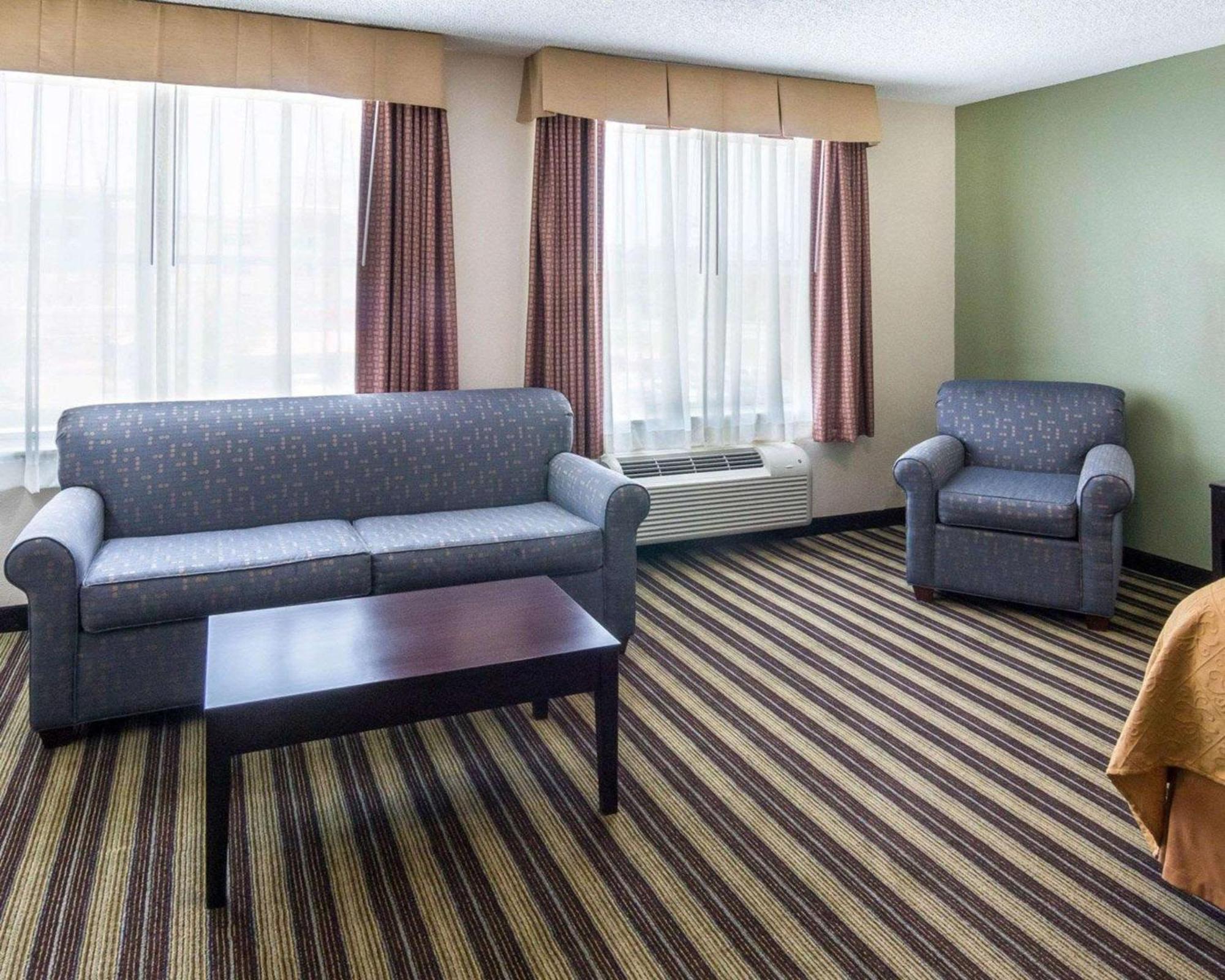 King Suite with Sofa Bed - Non-Smoking