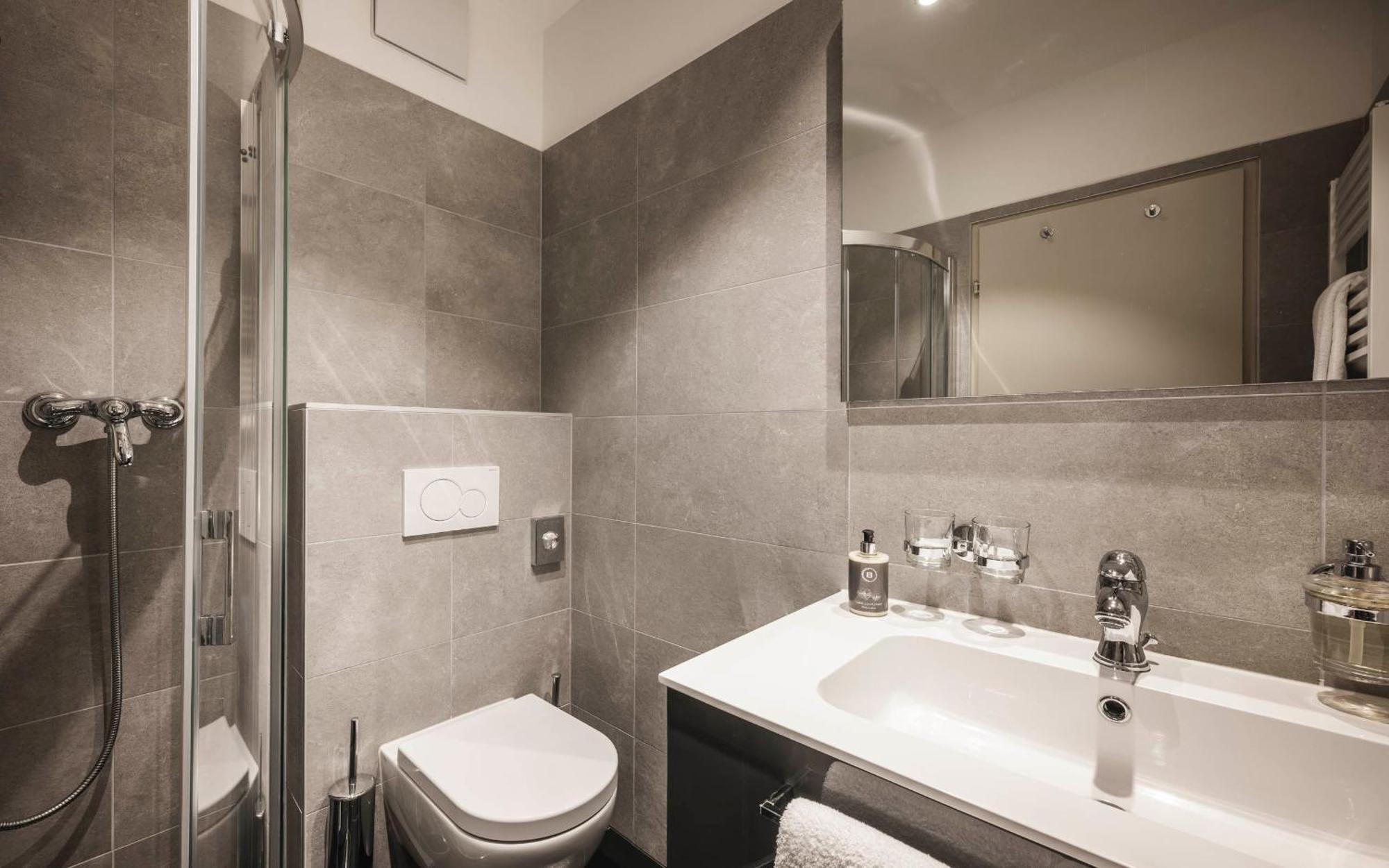 Superior Chic Double or Twin Room Balcony Lake View
