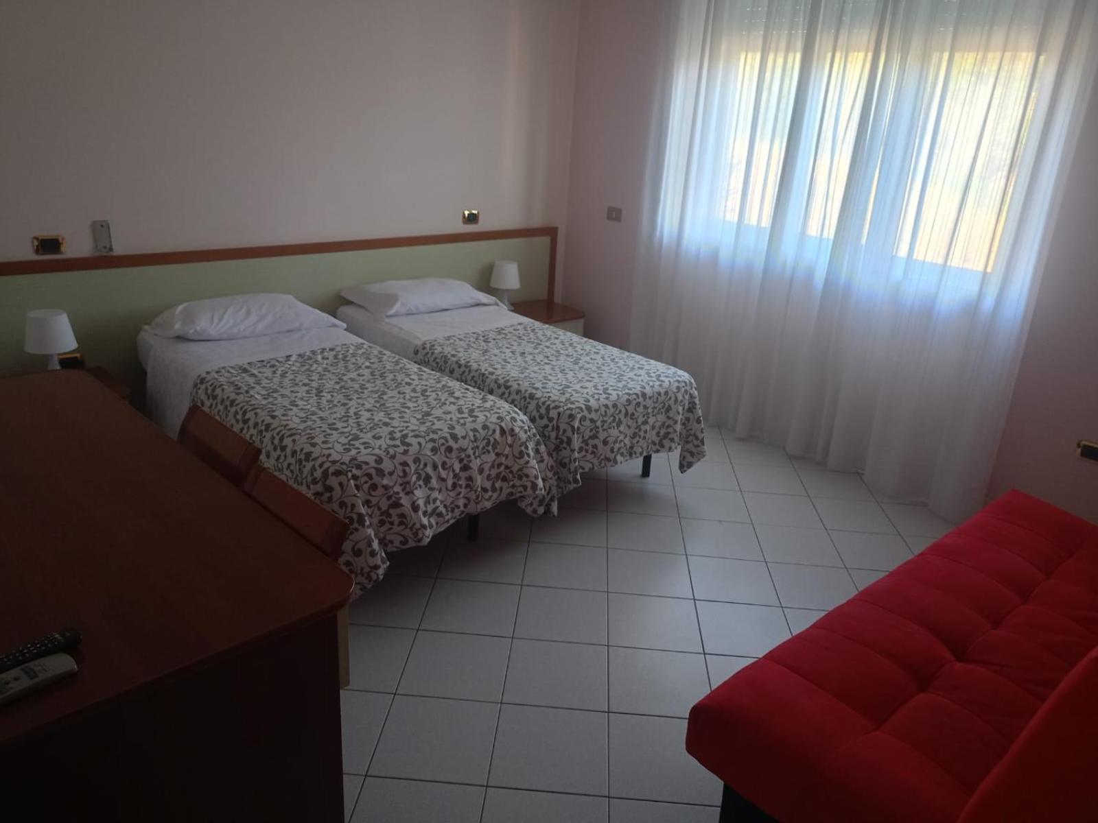 Standard Twin Room