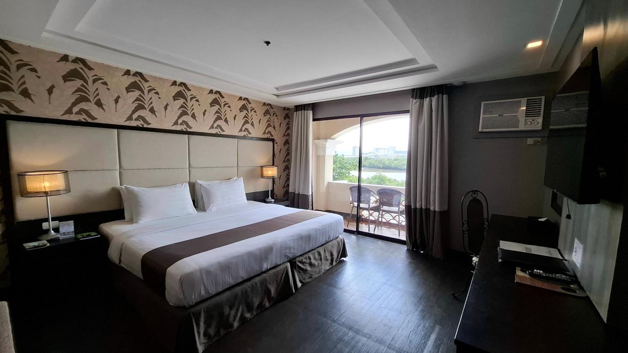 Deluxe Double or Twin Room with River View