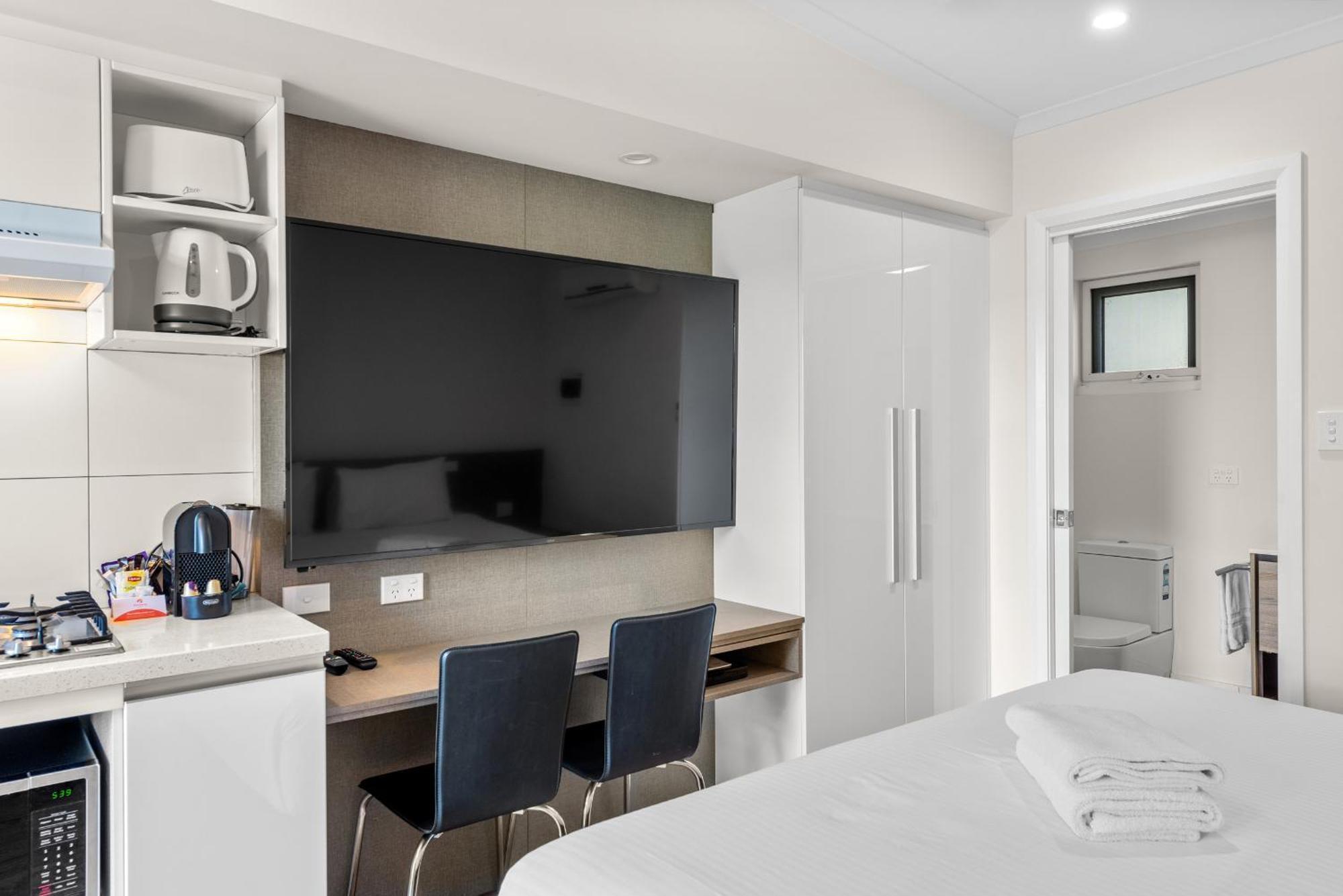 Deluxe Studio Room