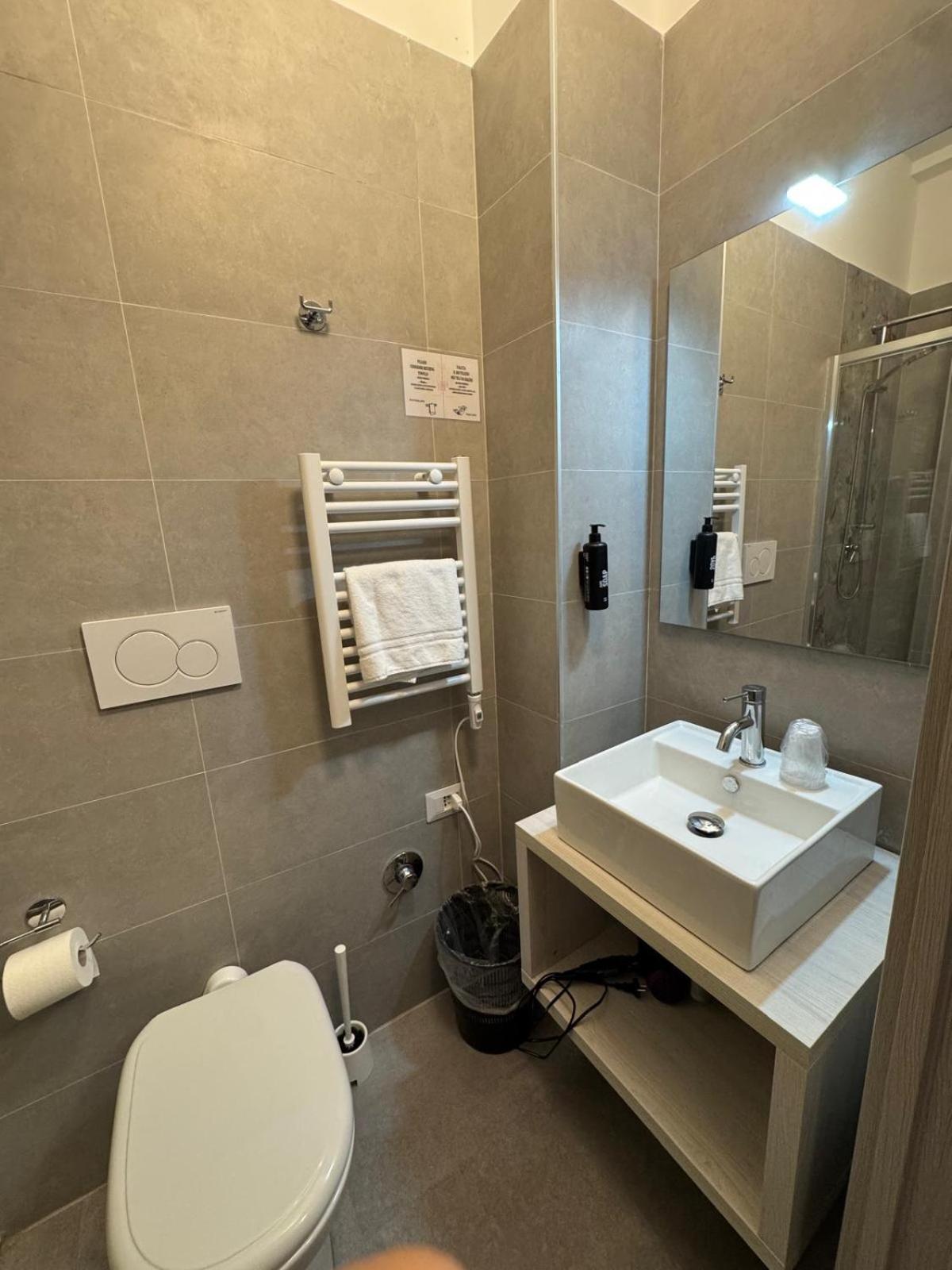 Single Room Private Bathroom,1615685422:JPEG