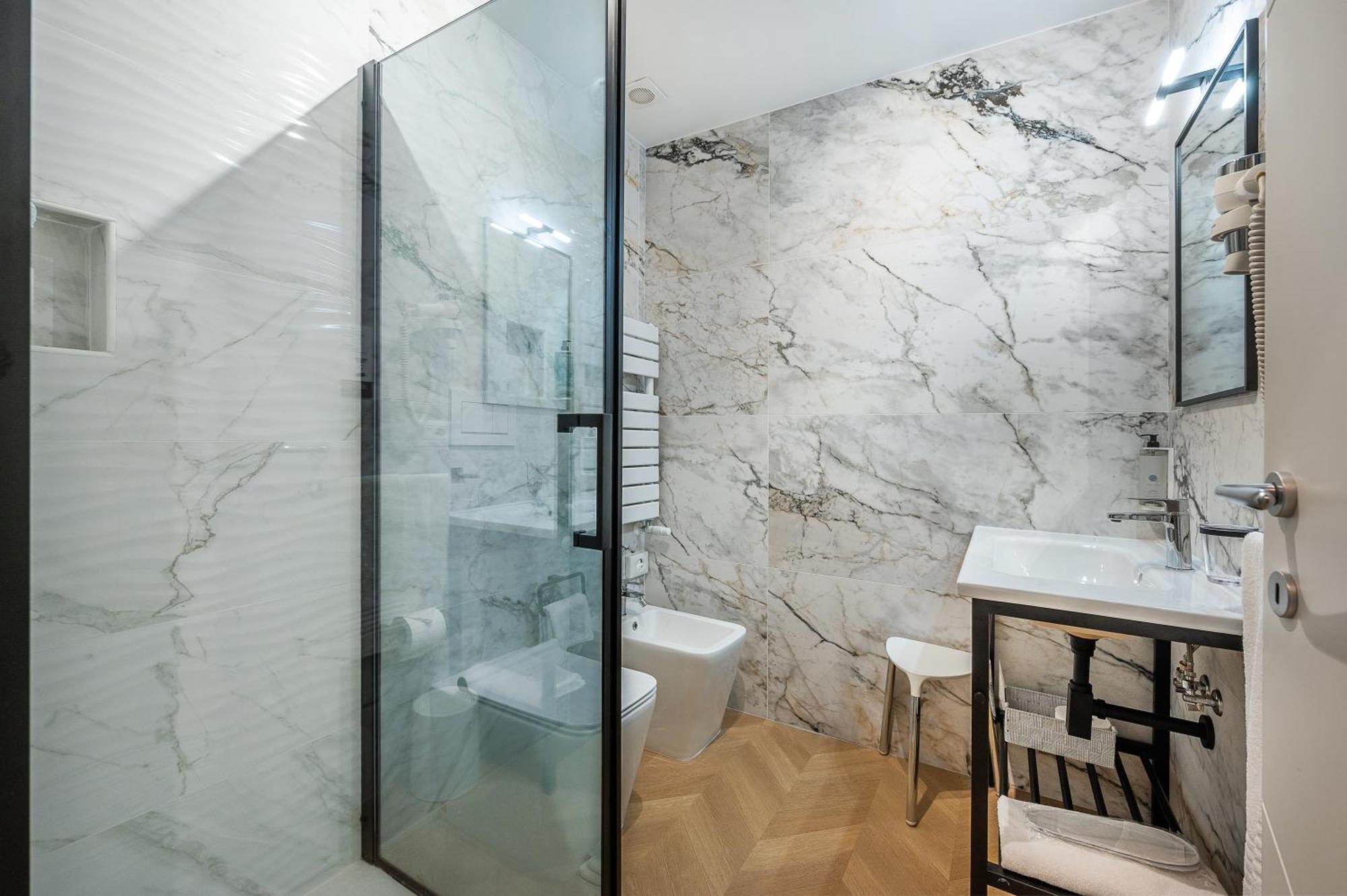 Deluxe Double Room with Balcony,1616054054:JPEG