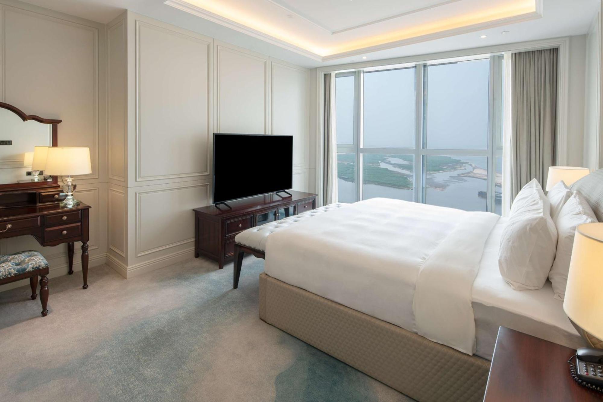 Diplomatic Suite