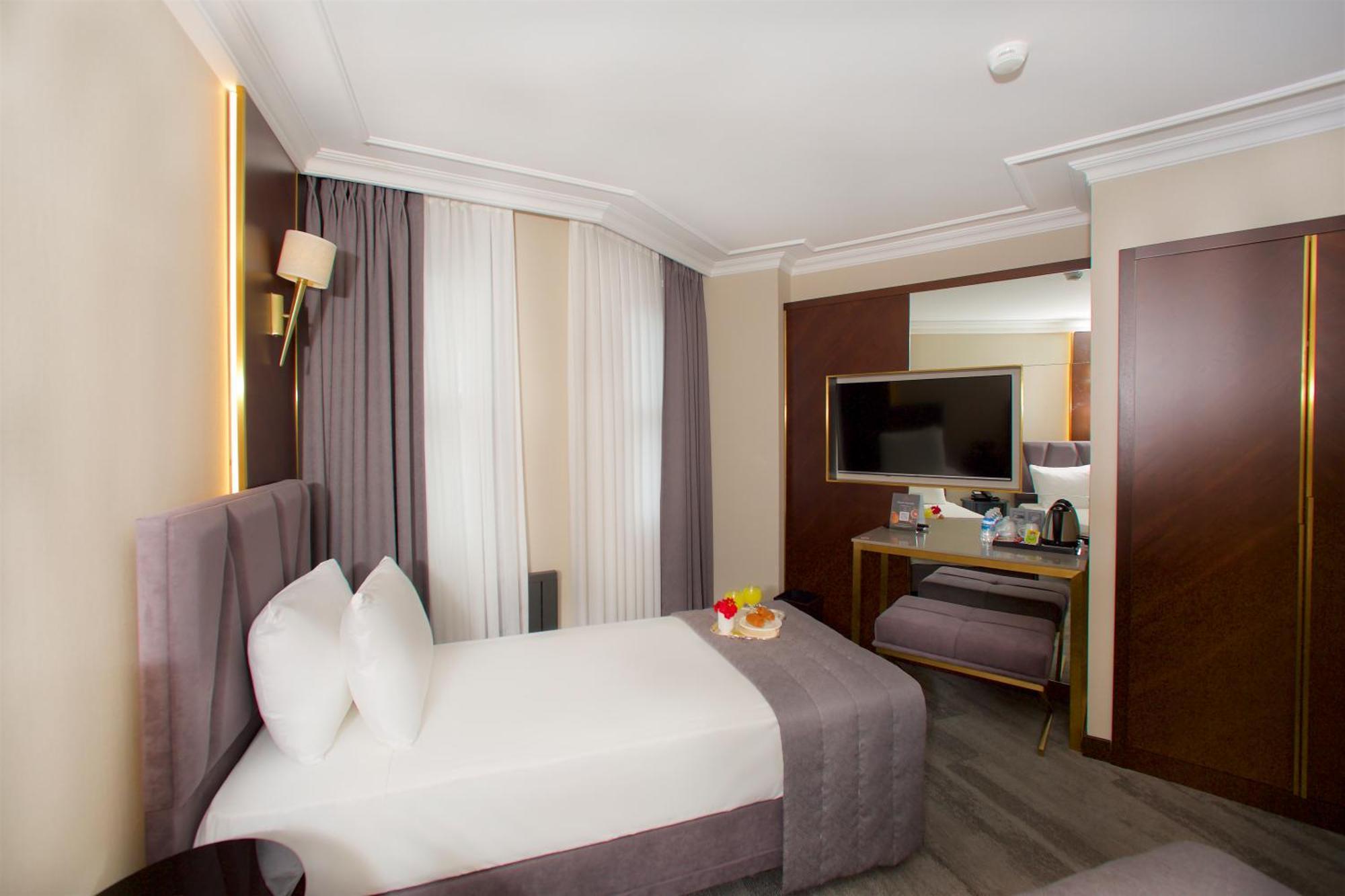 Triple Room,1616418173:JPEG