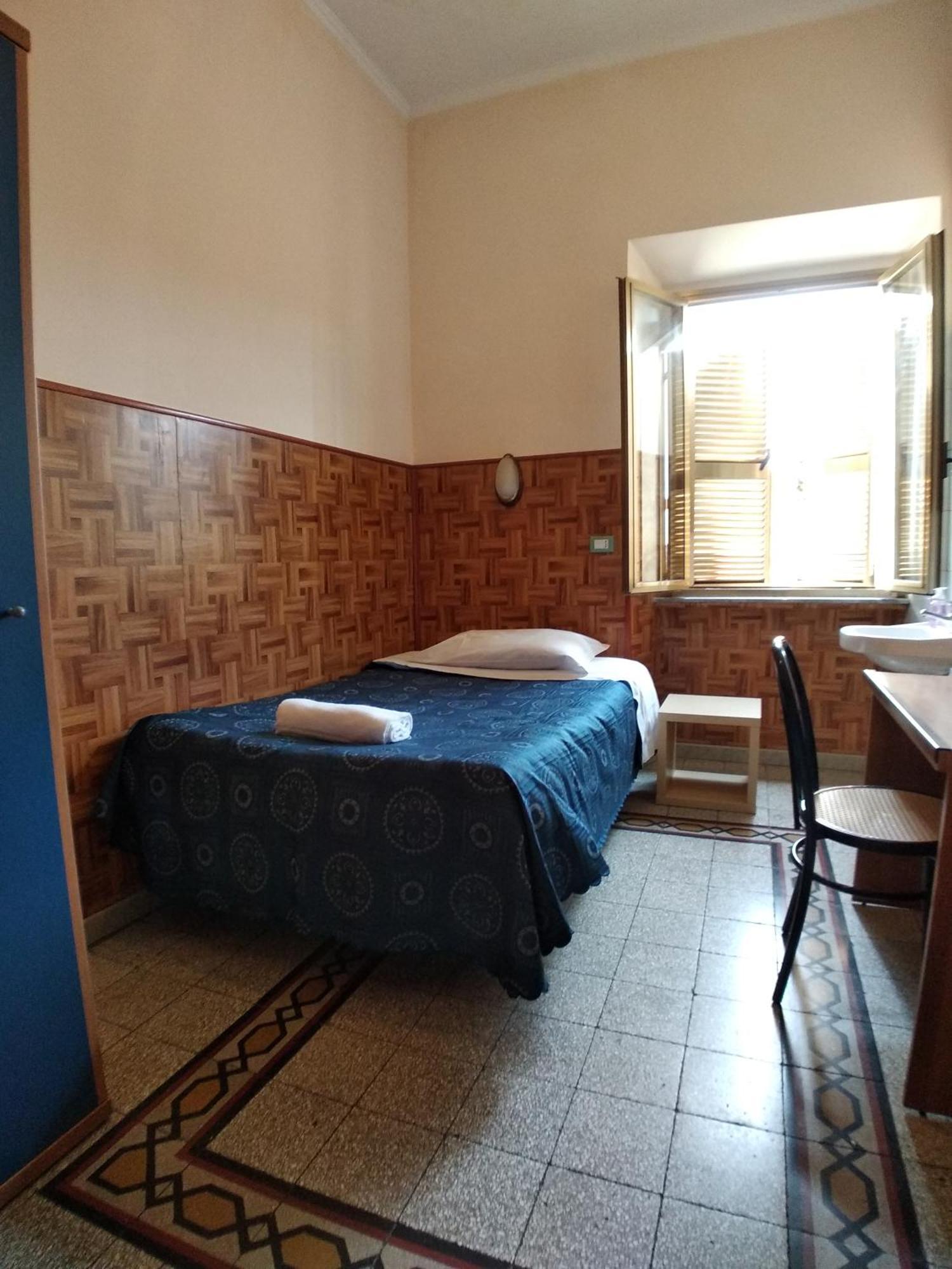 Habitación Doble Pequeña
