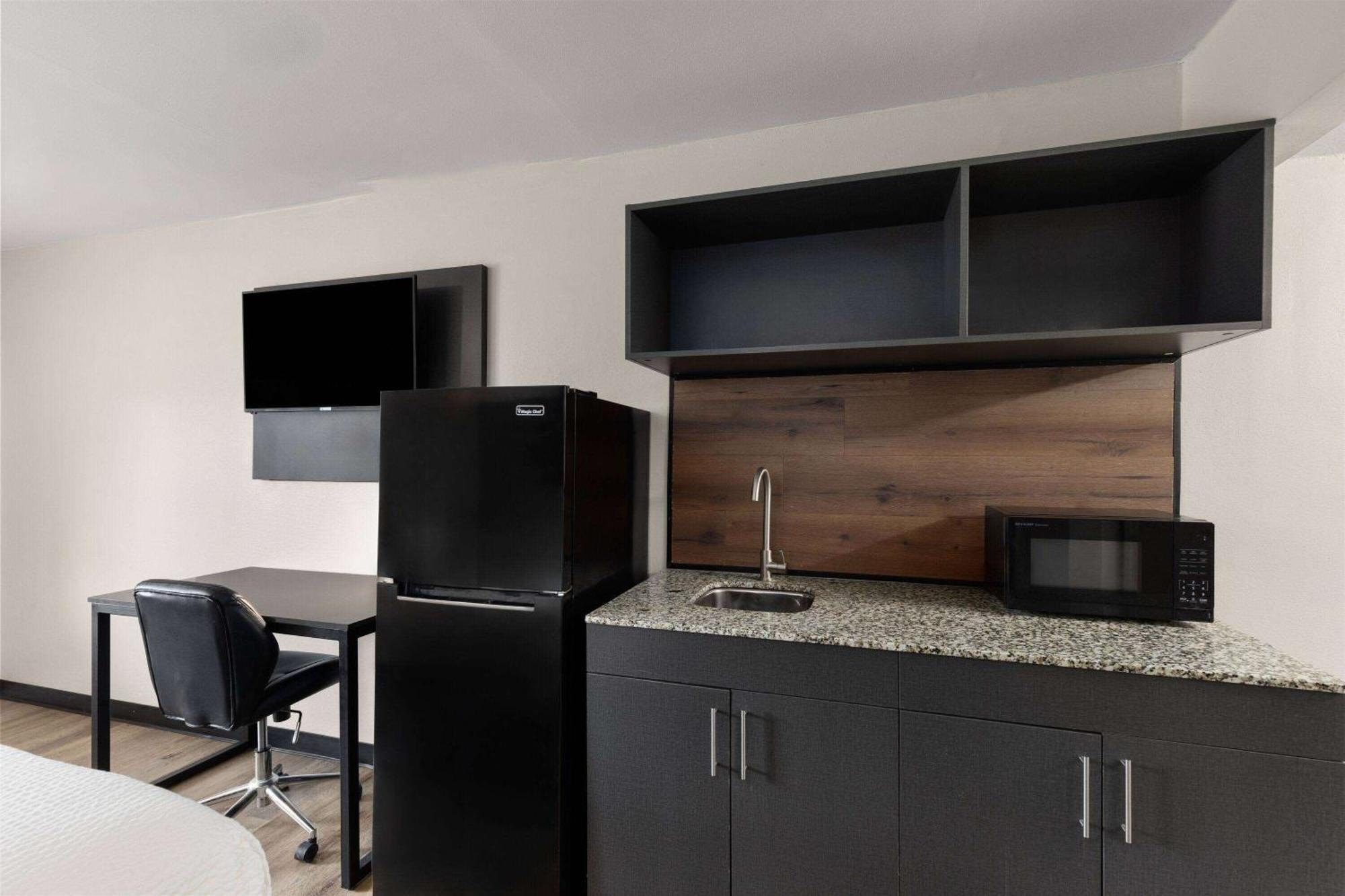 Studio Suite with Two Queen Beds - Non-Smoking