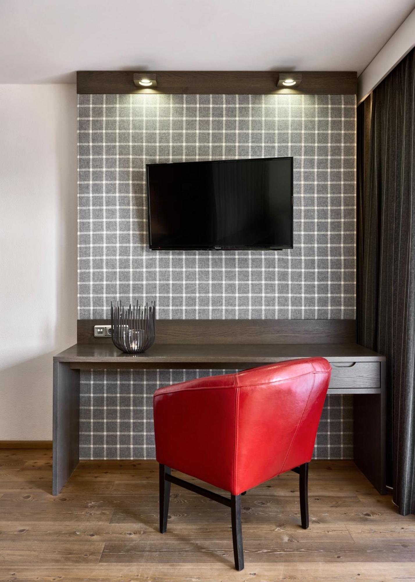 Junior Suite,1616426748:JPEG