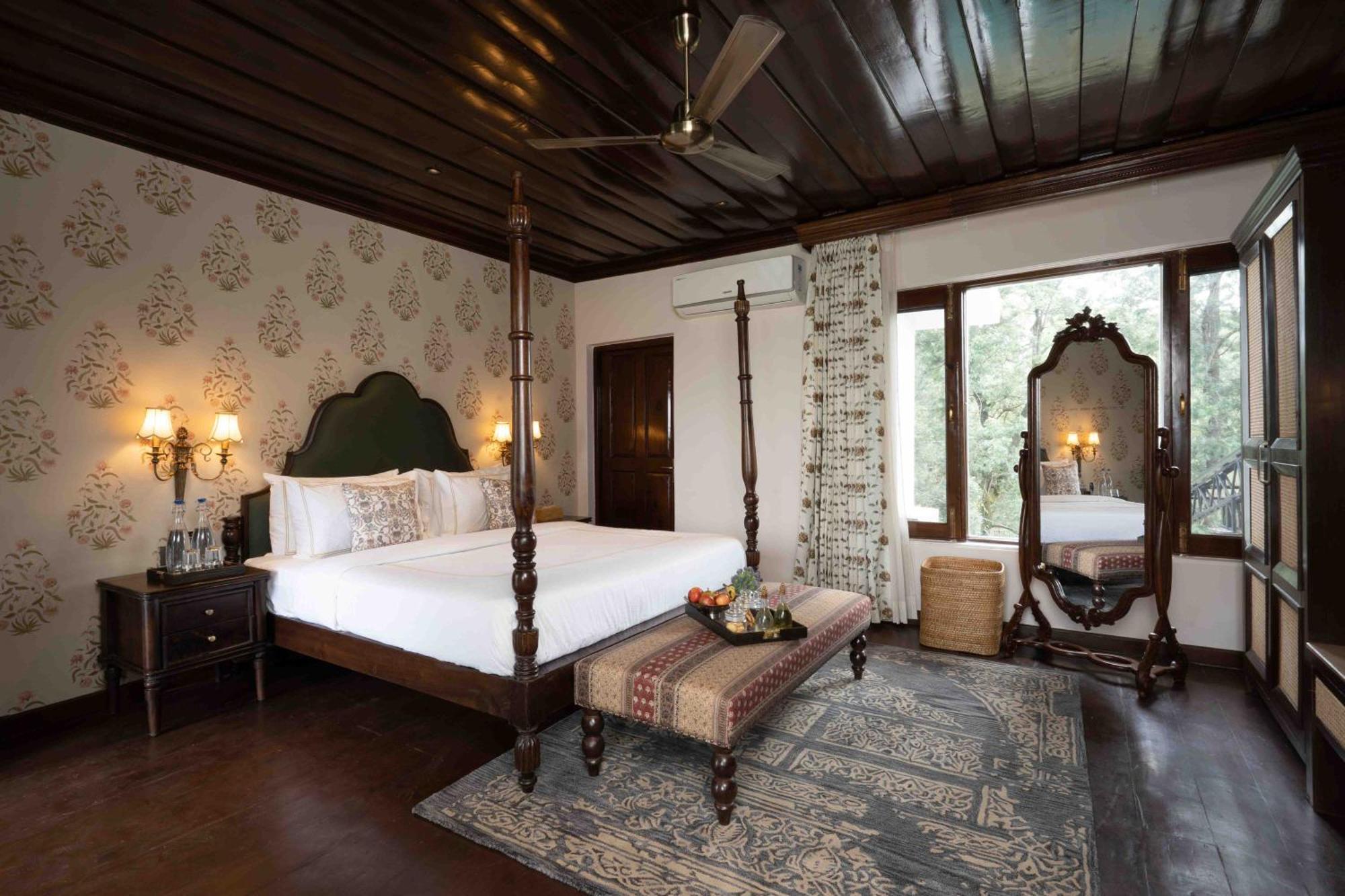 Sir Francis Premier Room,1616529236:JPEG