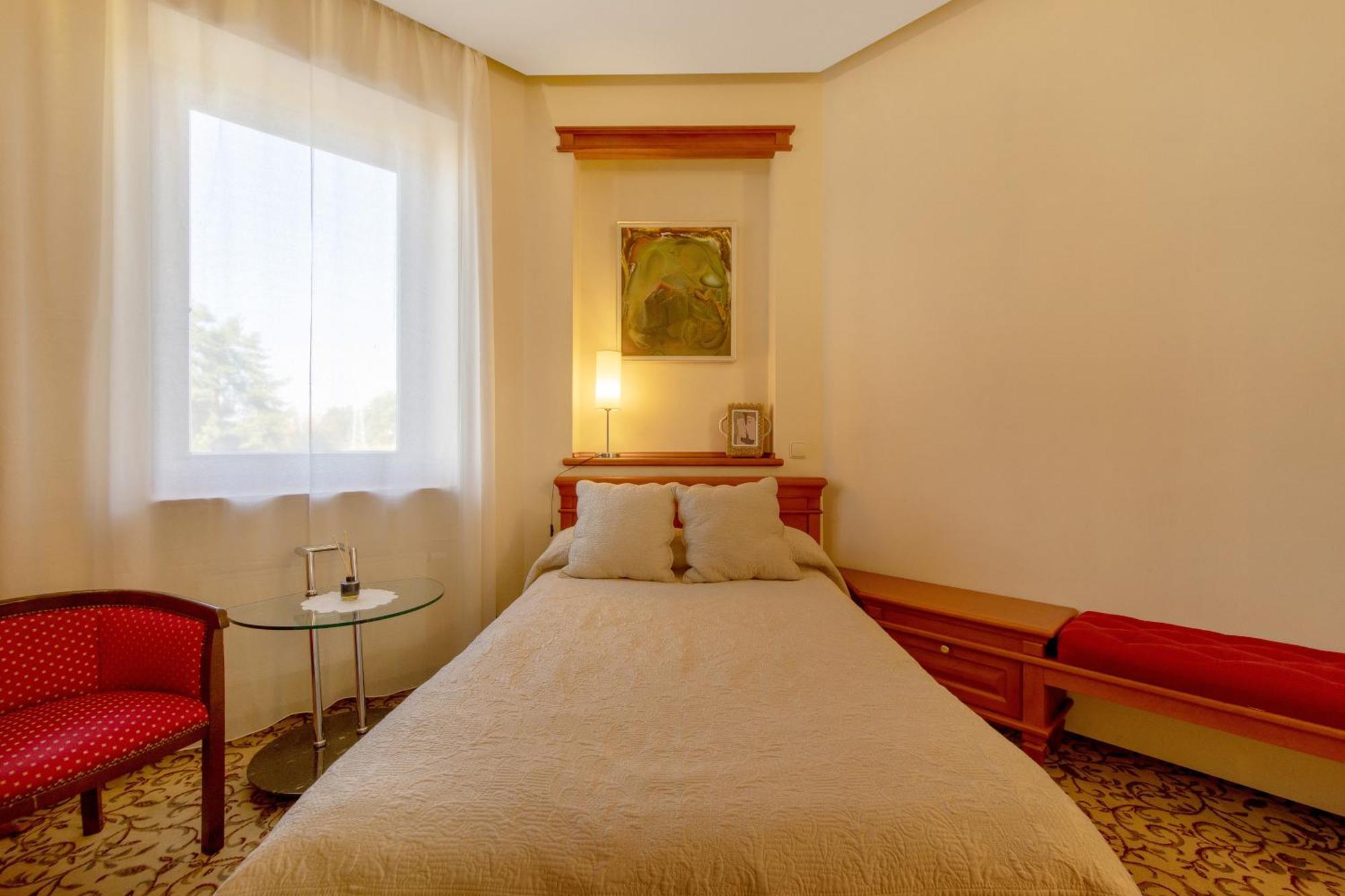 Standard Single Room,1616876072:JPEG
