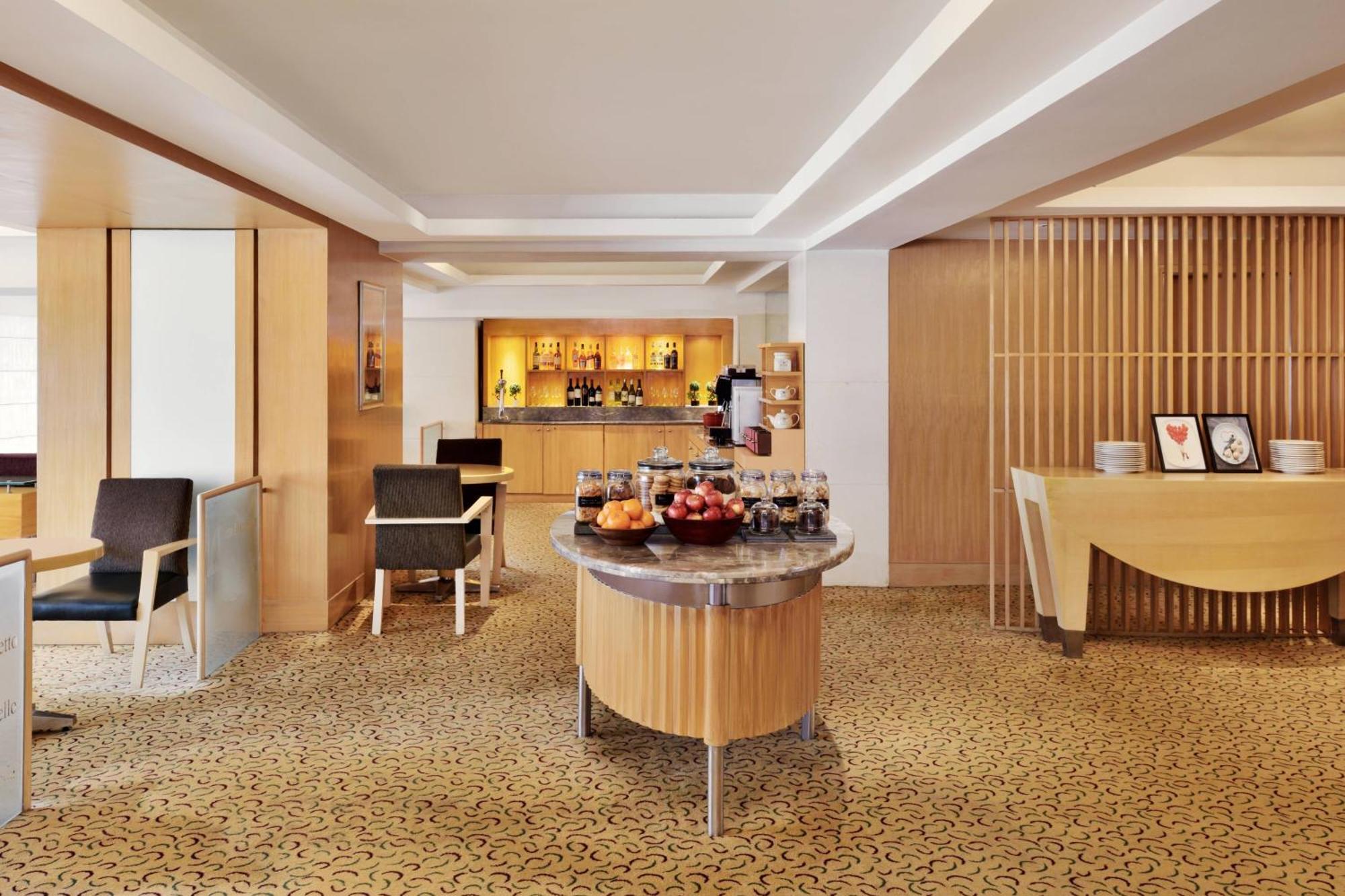 Club Room Access to Club Lounge,1616878308:JPEG