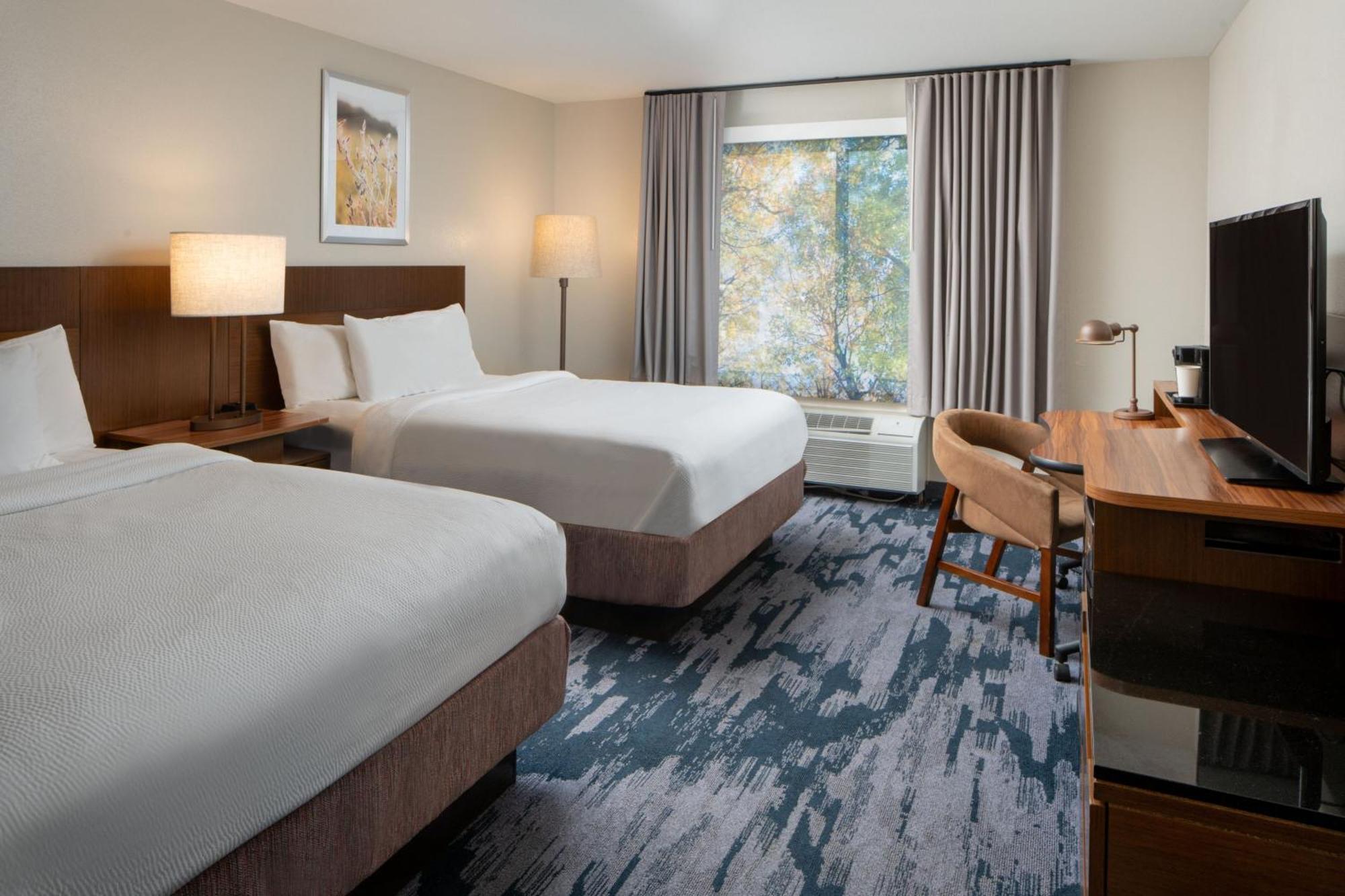 Queen Room with Two Queen Beds - Hearing Accessible