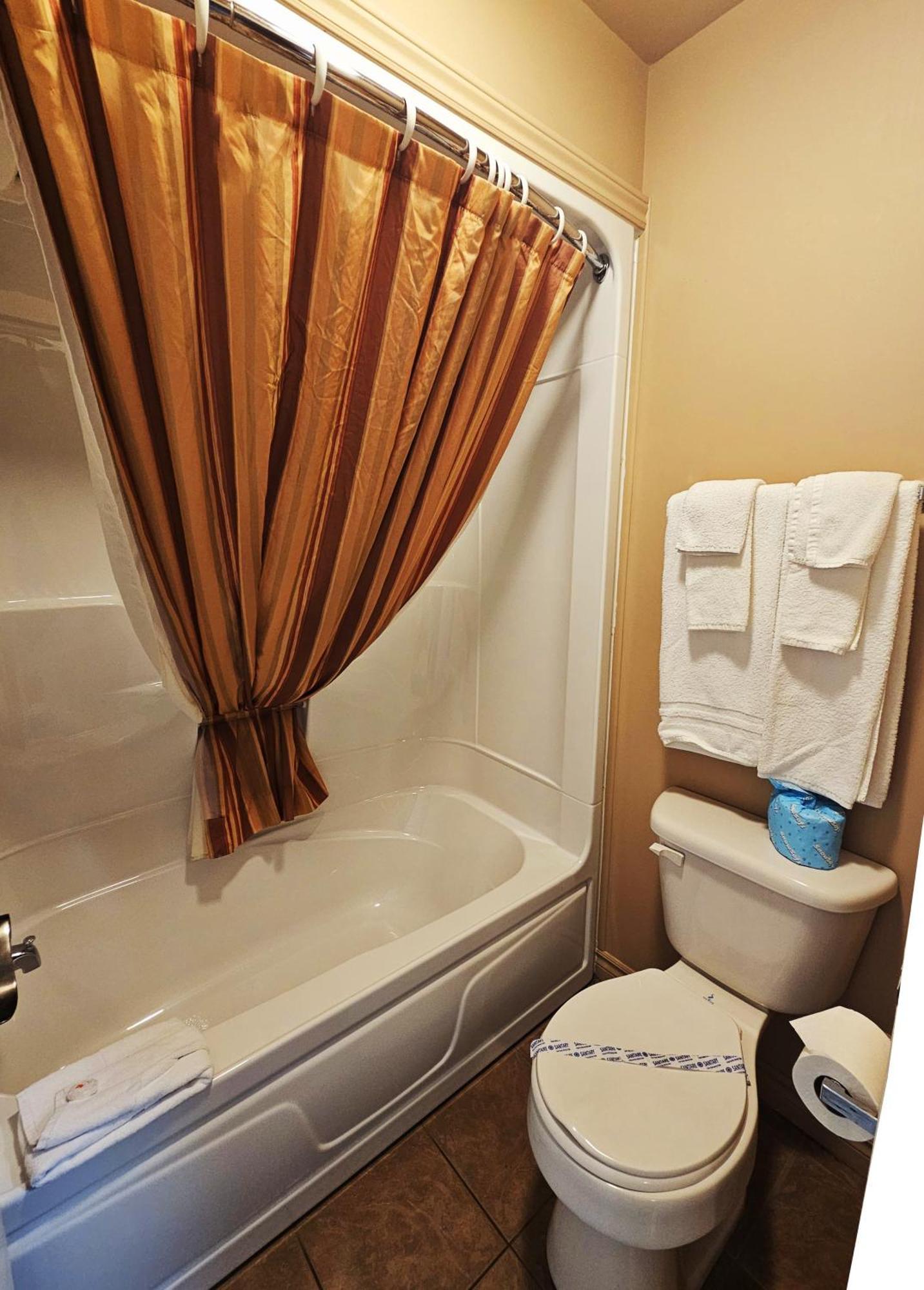 Classic Double Room with Two Double Beds