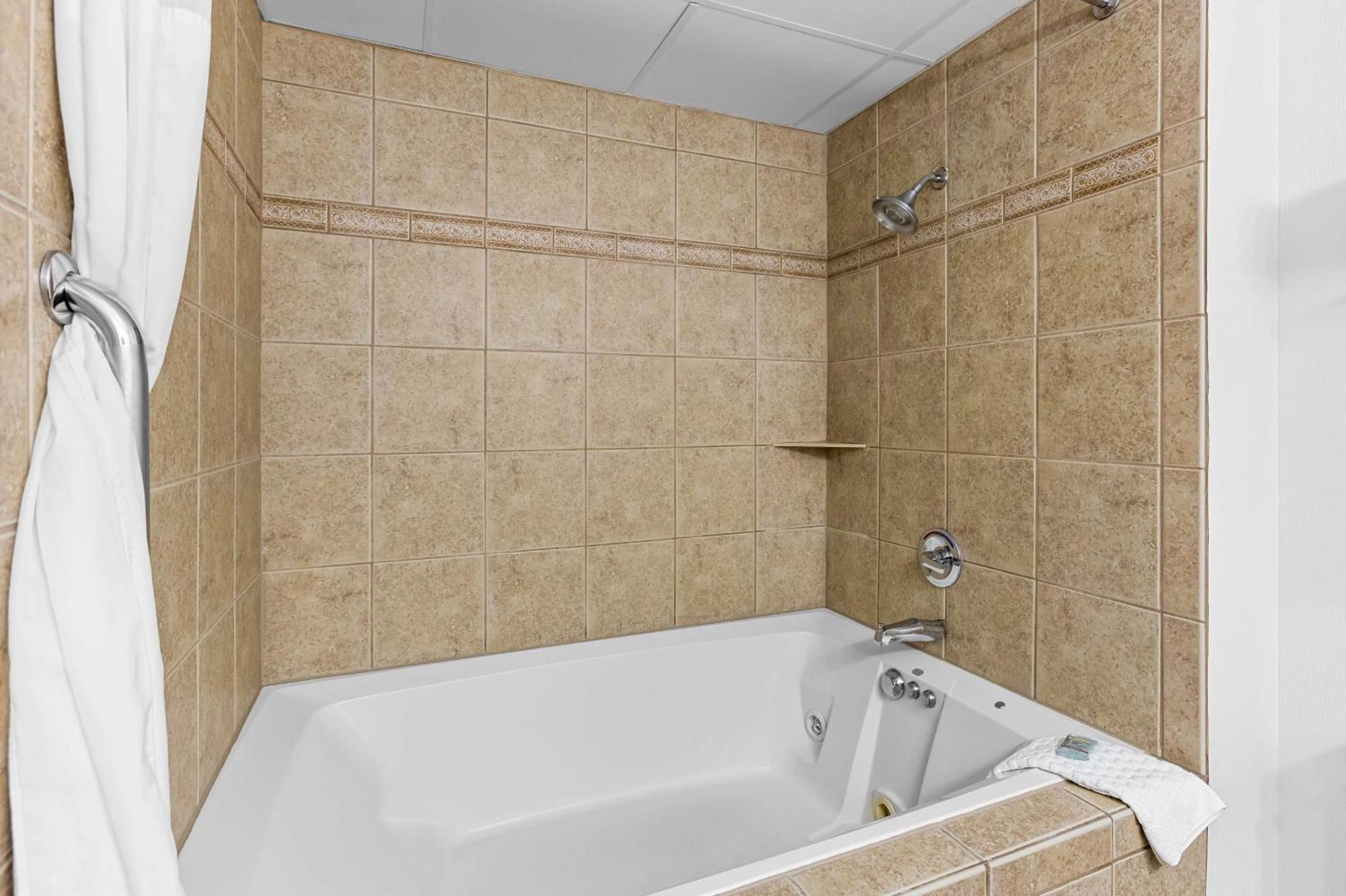 King Room with Spa Bath