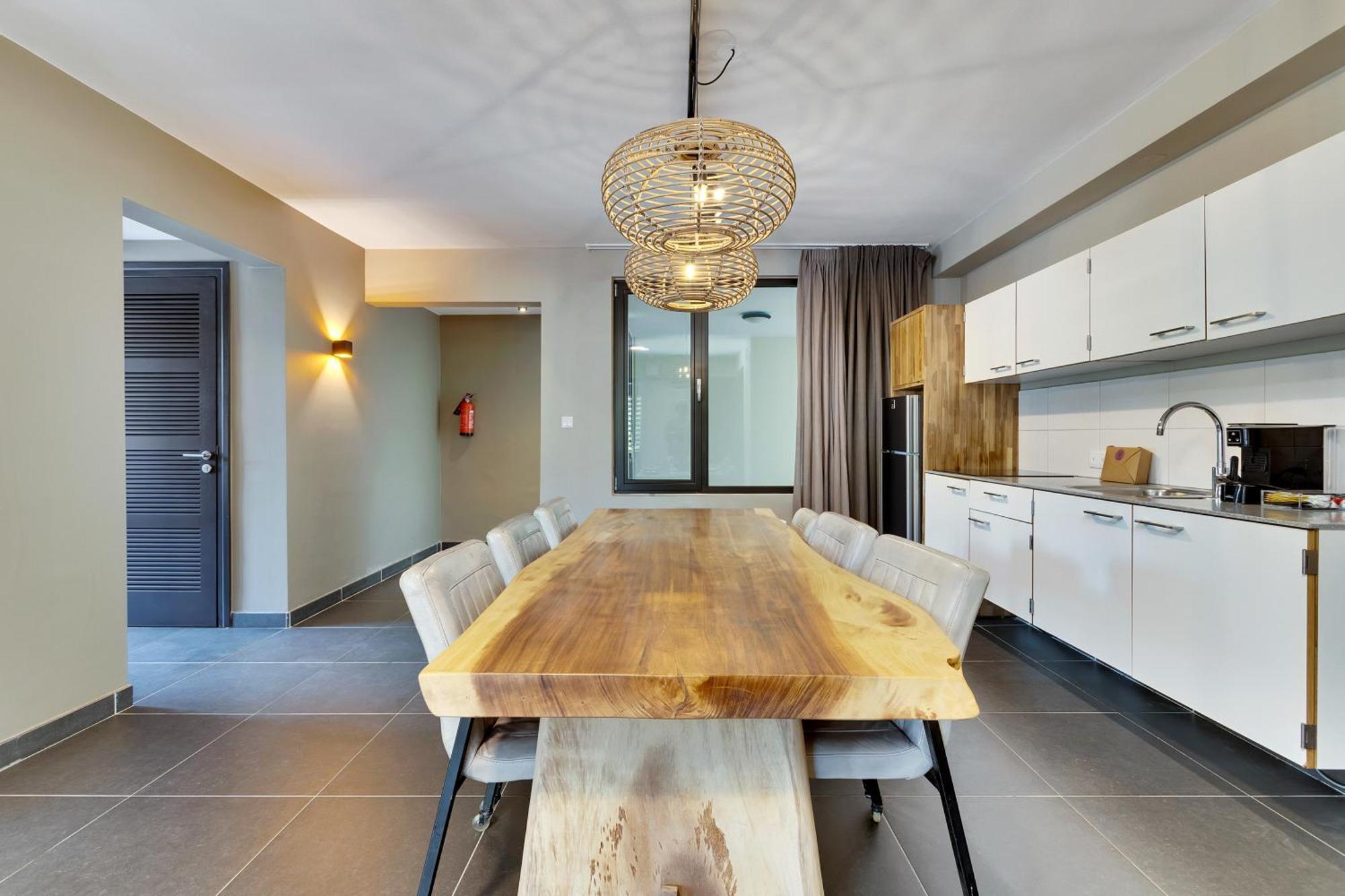 Two-Bedroom Apartment with Two King Beds