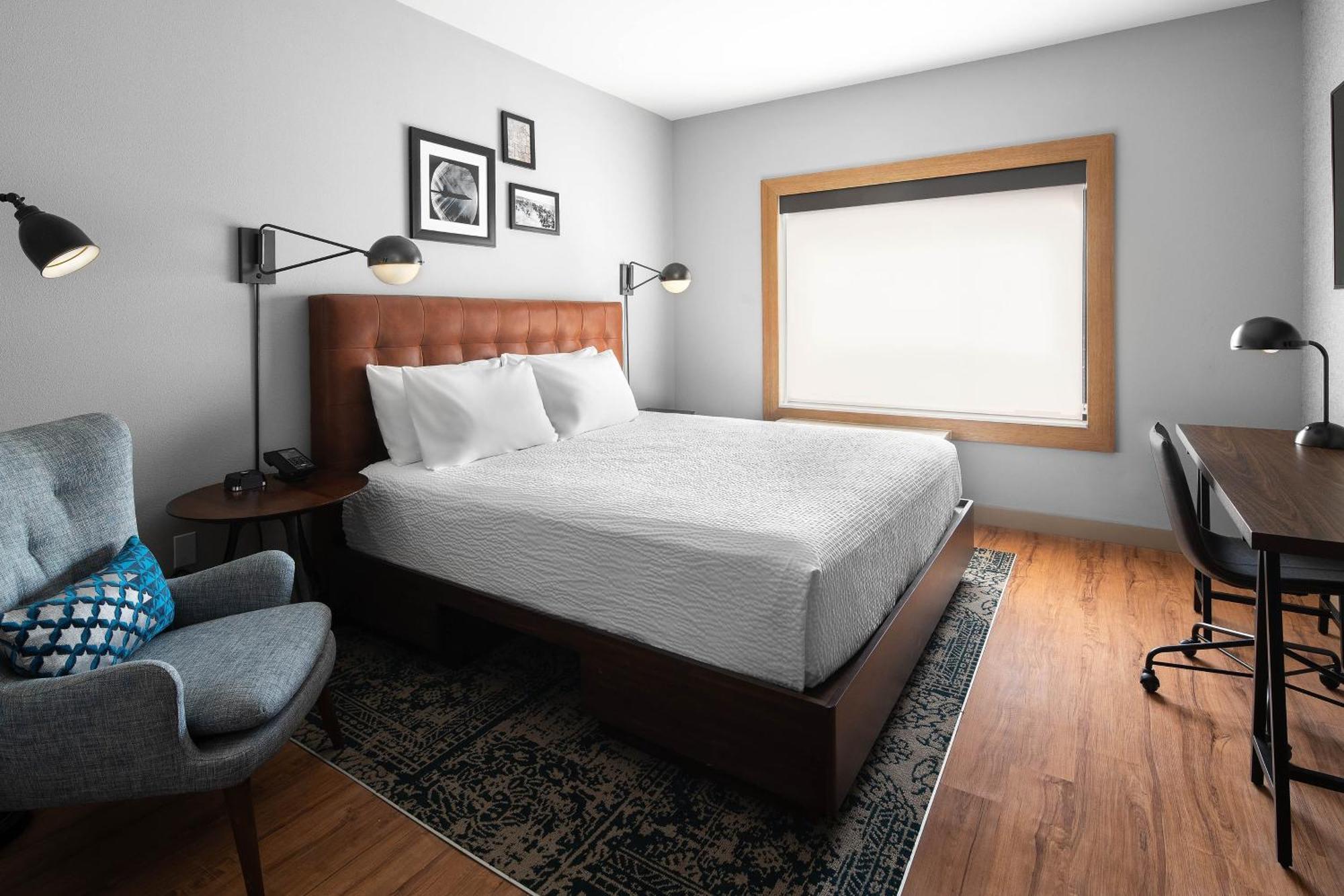 Guest Room, 1 King