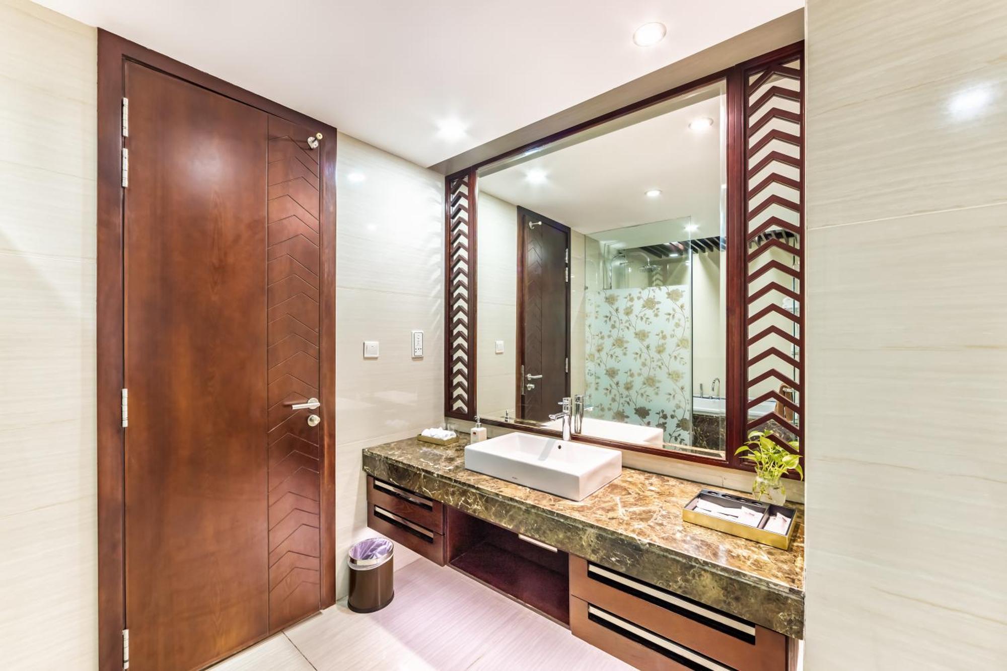Deluxe Twin Room with Balcony and Garden View