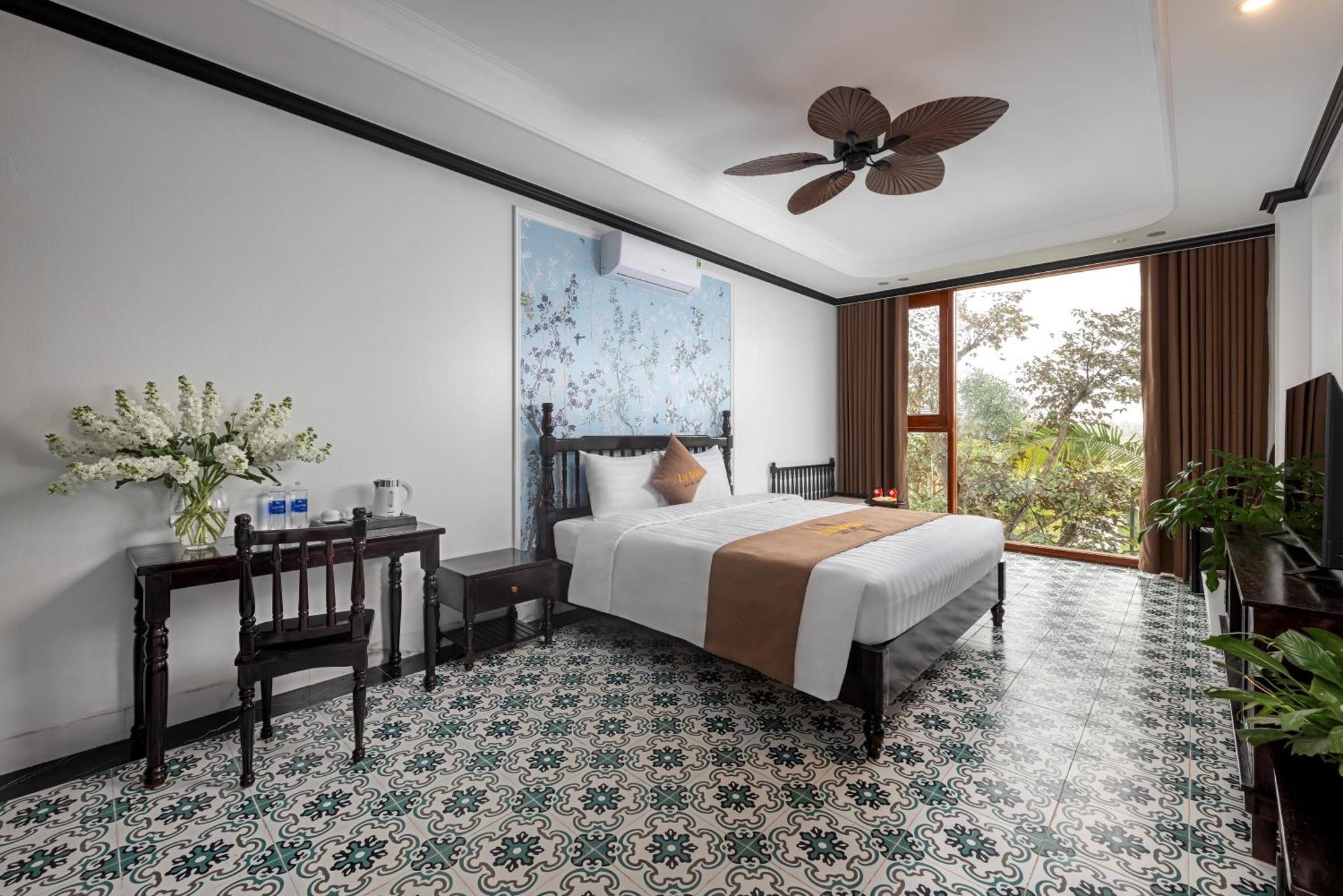 King Room with Pool View