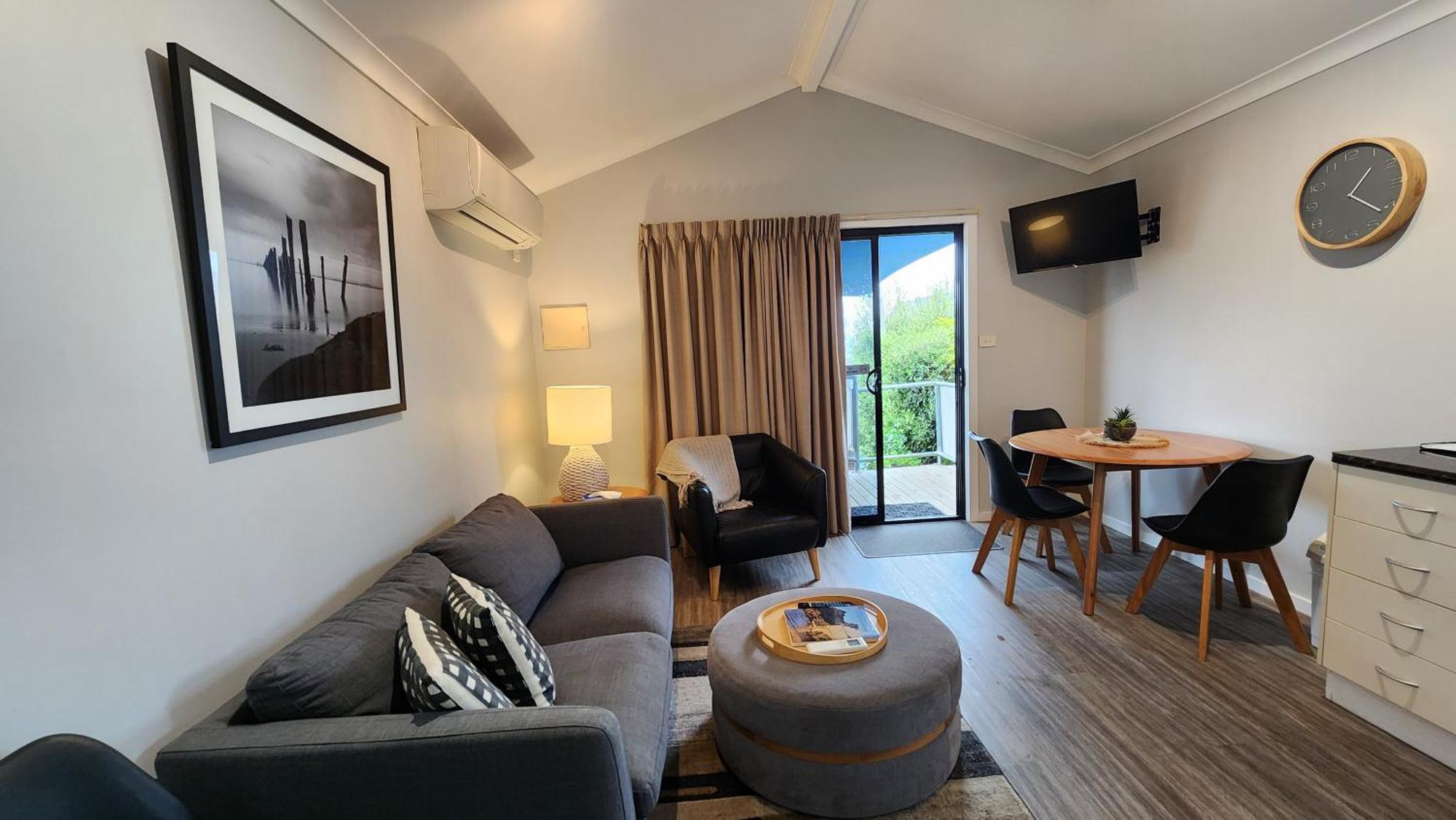 Two-Bedroom Apartment with Balcony and Sea View