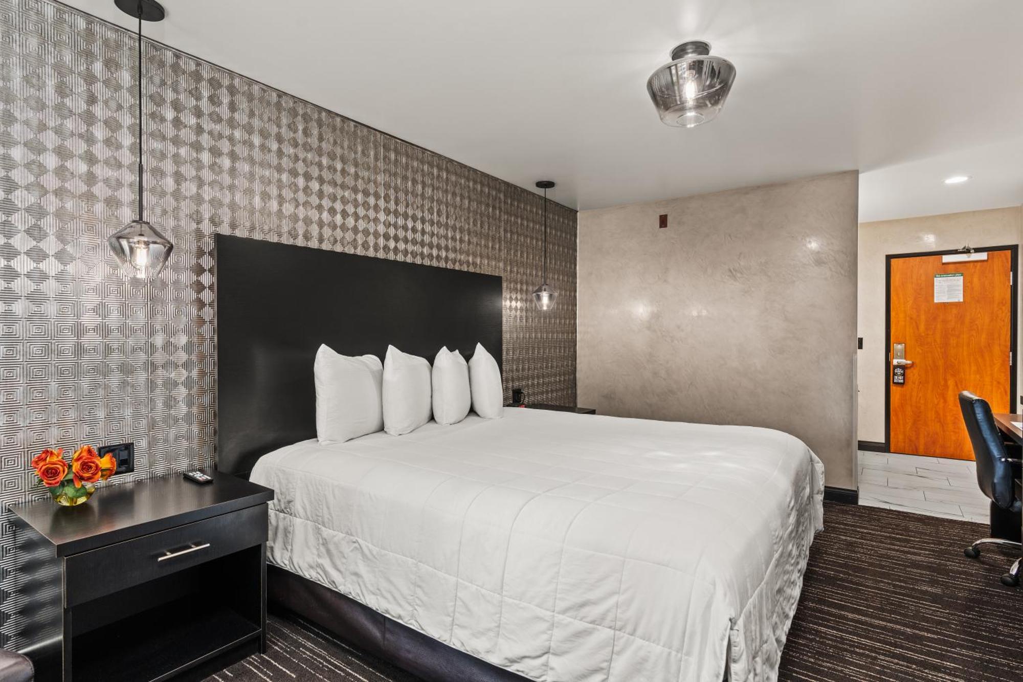 Suite Lit Queen-Size – Non-Fumeurs
