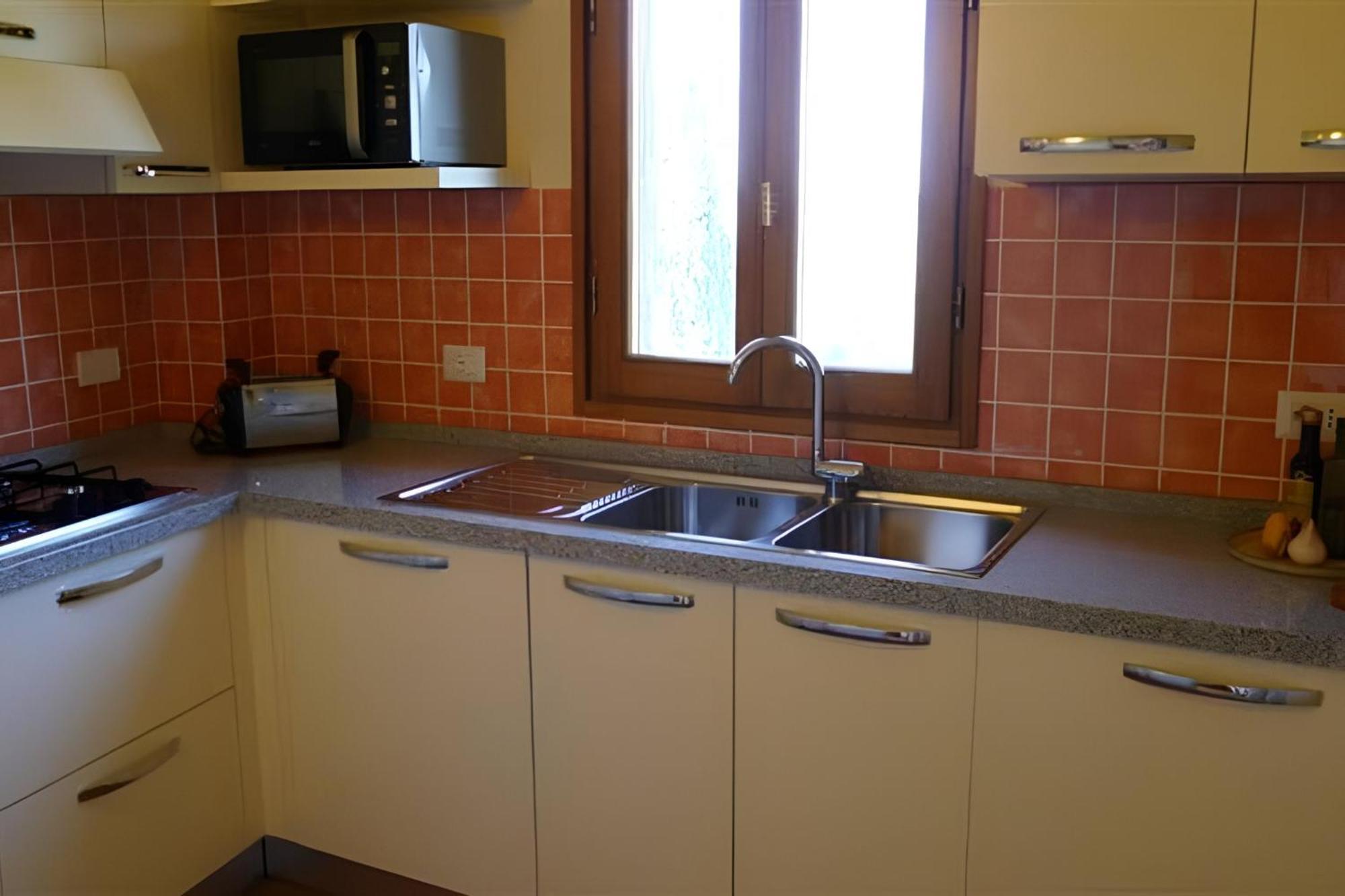 One-Bedroom Apartment - Annex