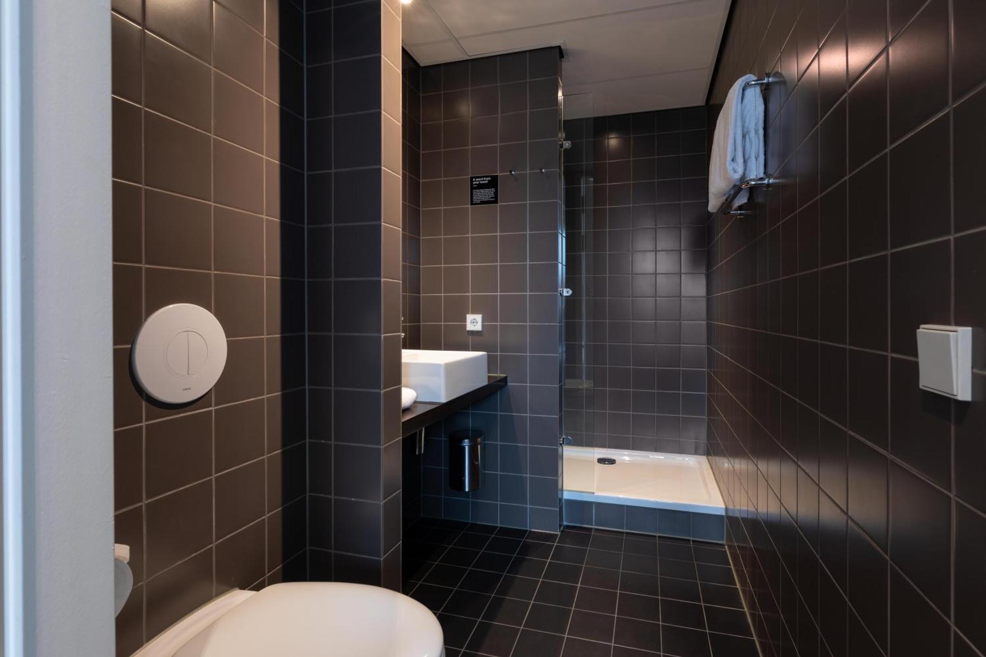 Family Room,1617460994:JPEG