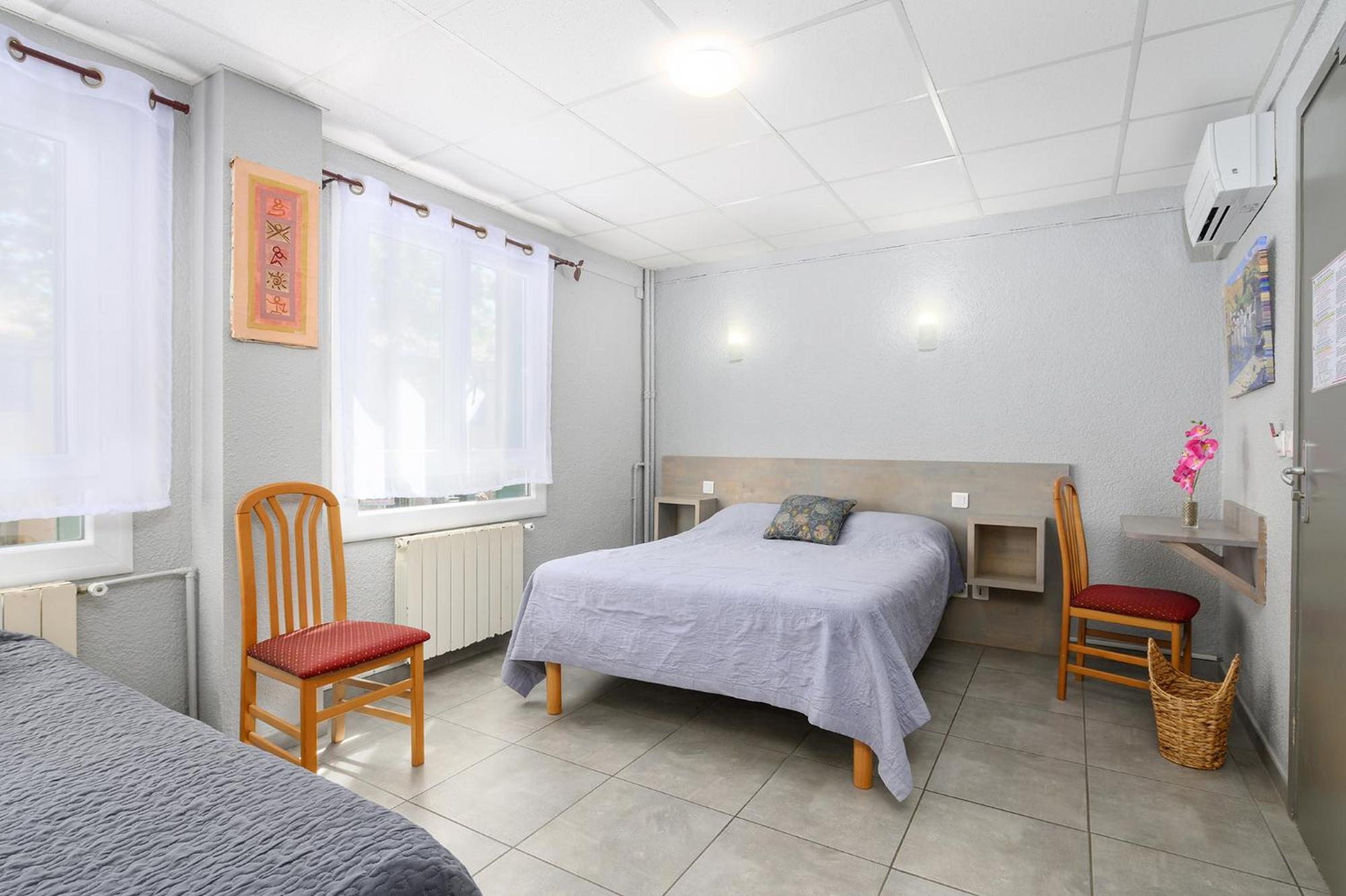Chambre Triple - Vue sur Rue