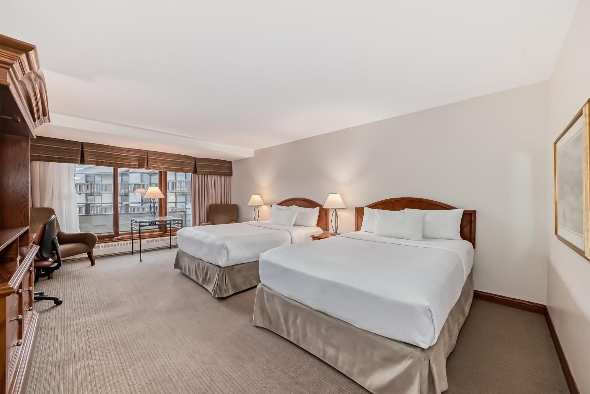 Queen Suite Whirlpool