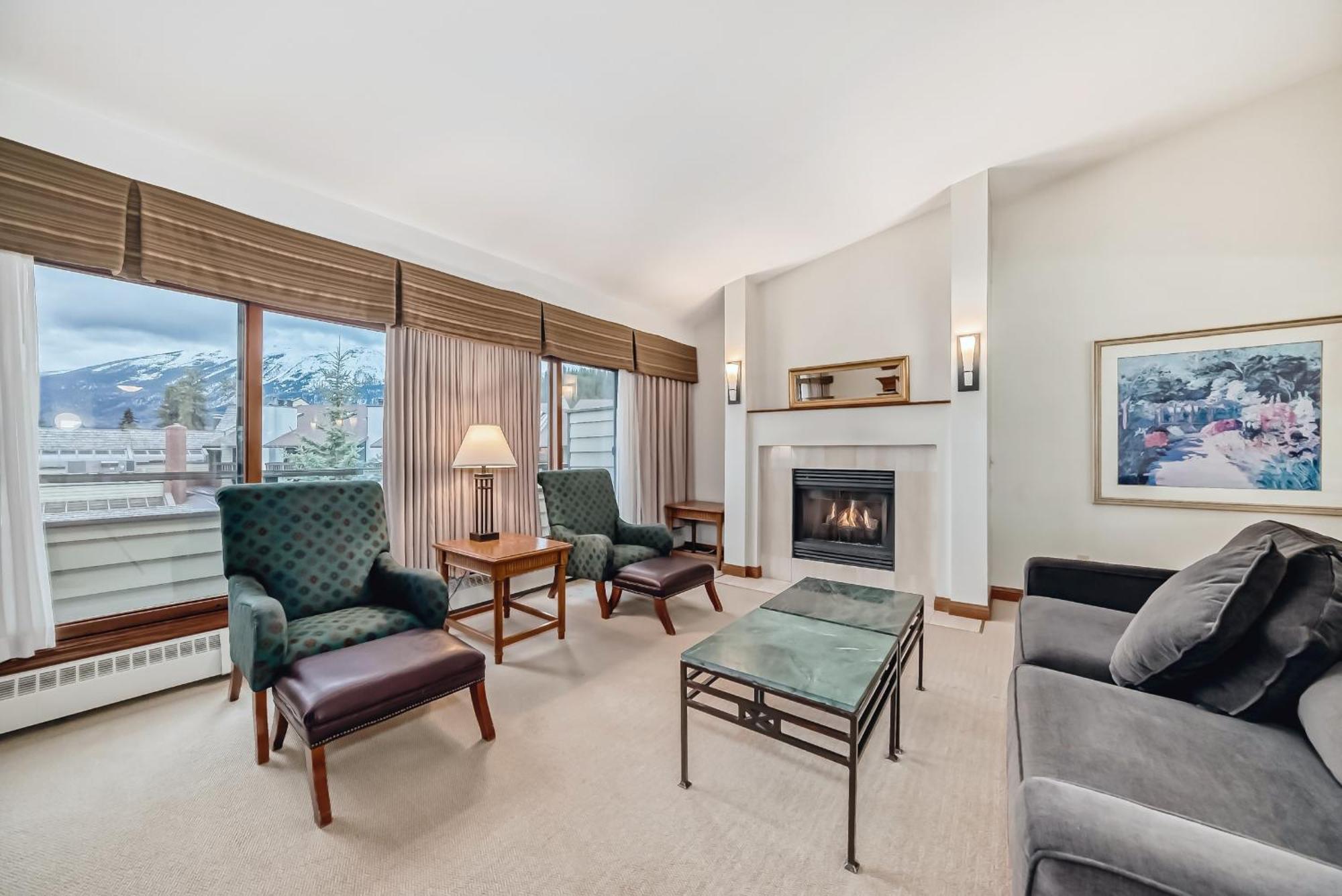 King Suite Mountain View Non-Smoking