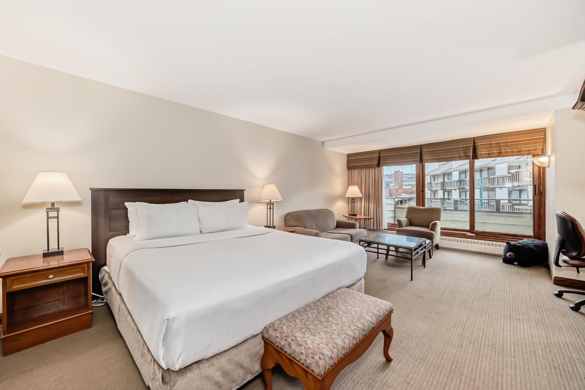 Executive Suite King Two Single Beds