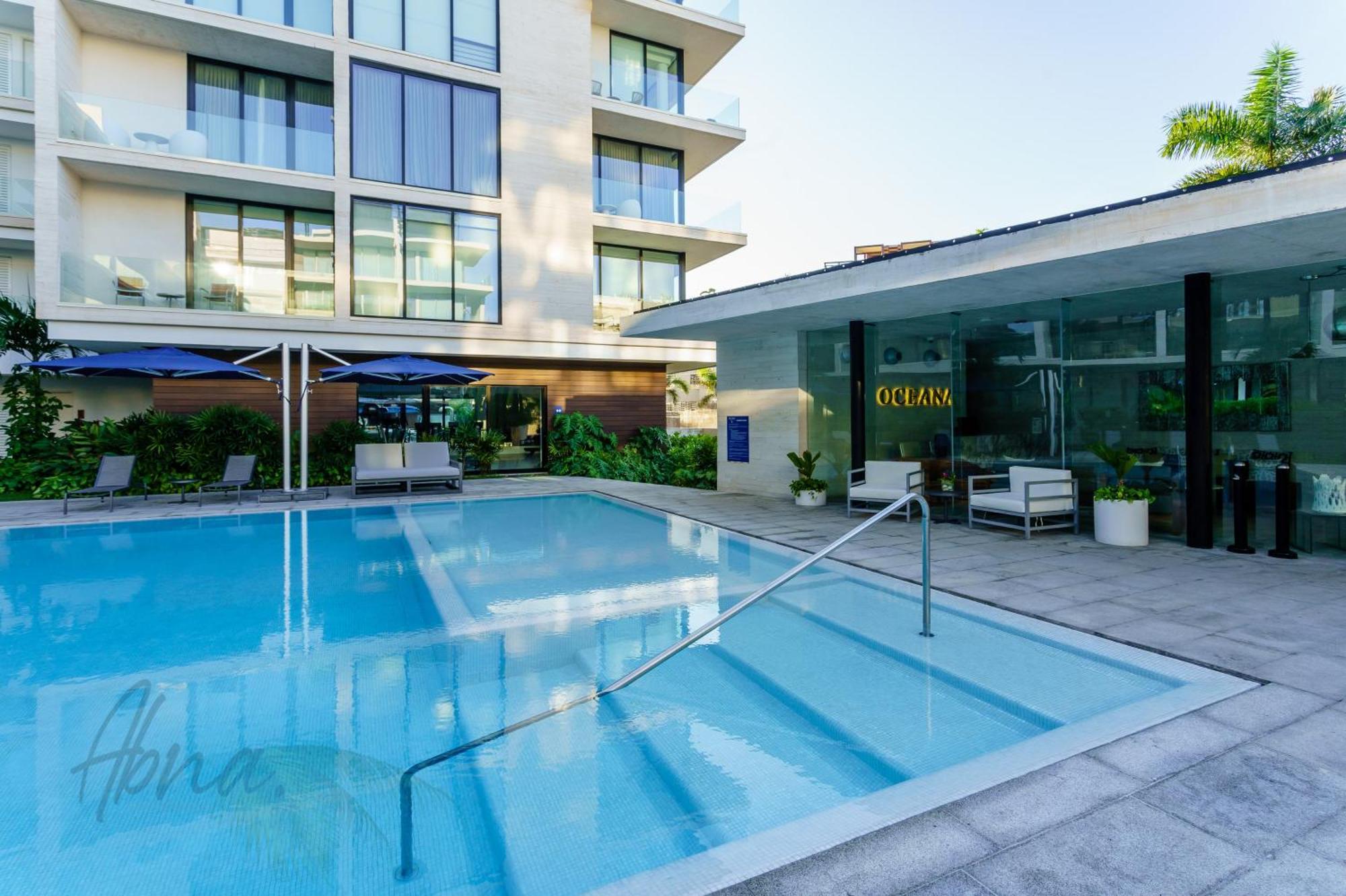 Studio Pool View
