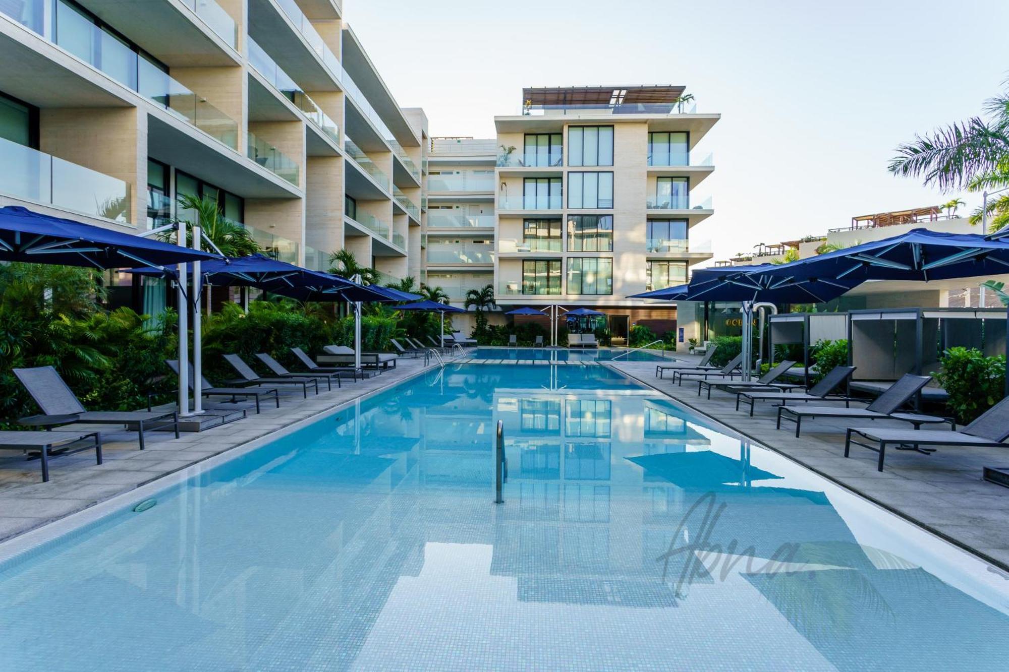 Studio Pool View