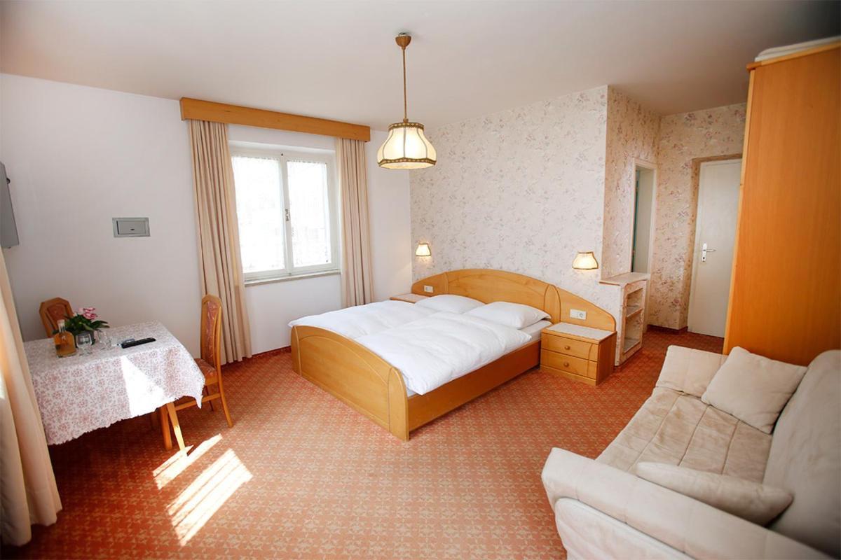 Dreibettzimmer mit Balkon