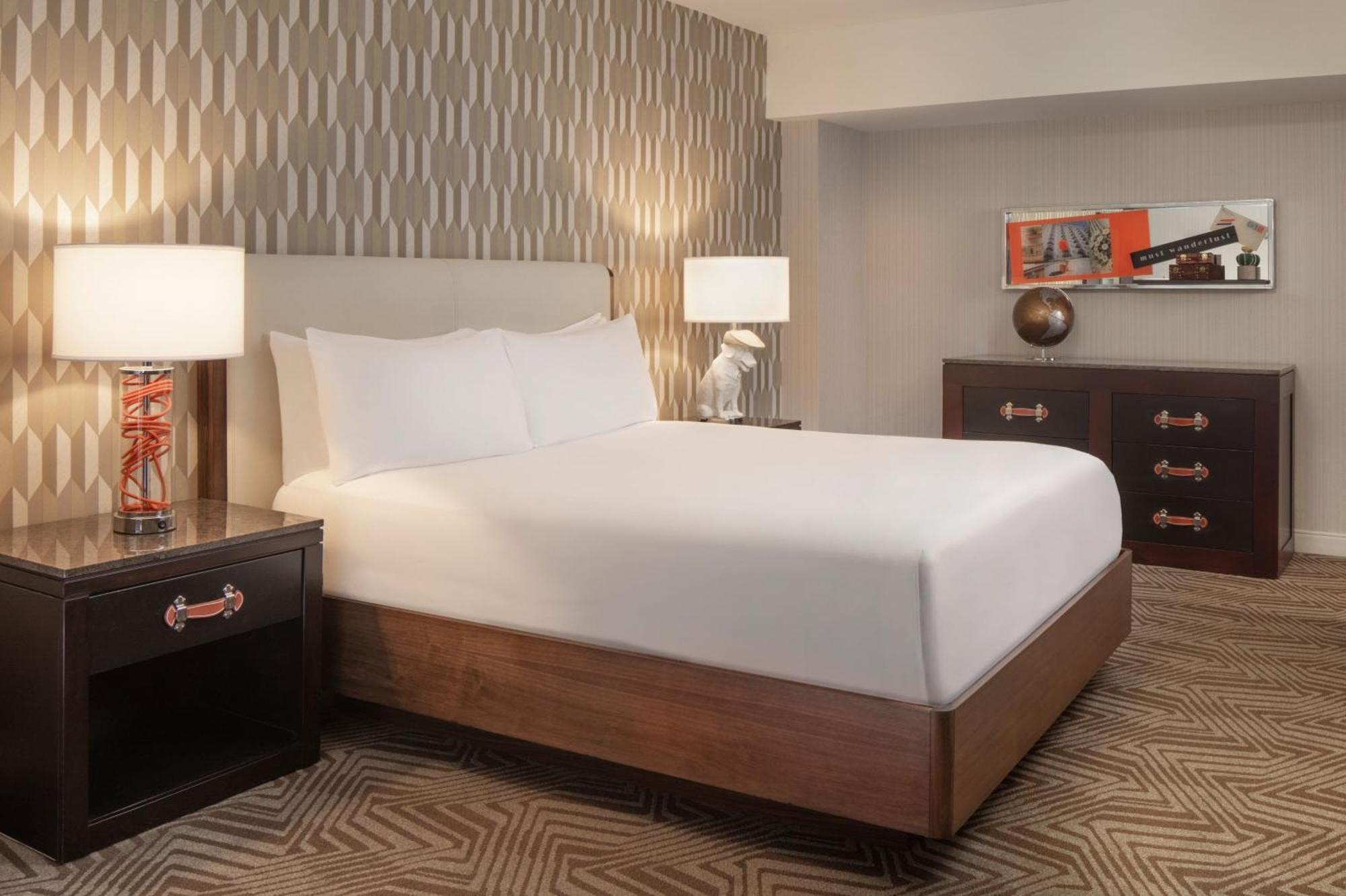 Executive King Suite,1617849383:JPEG