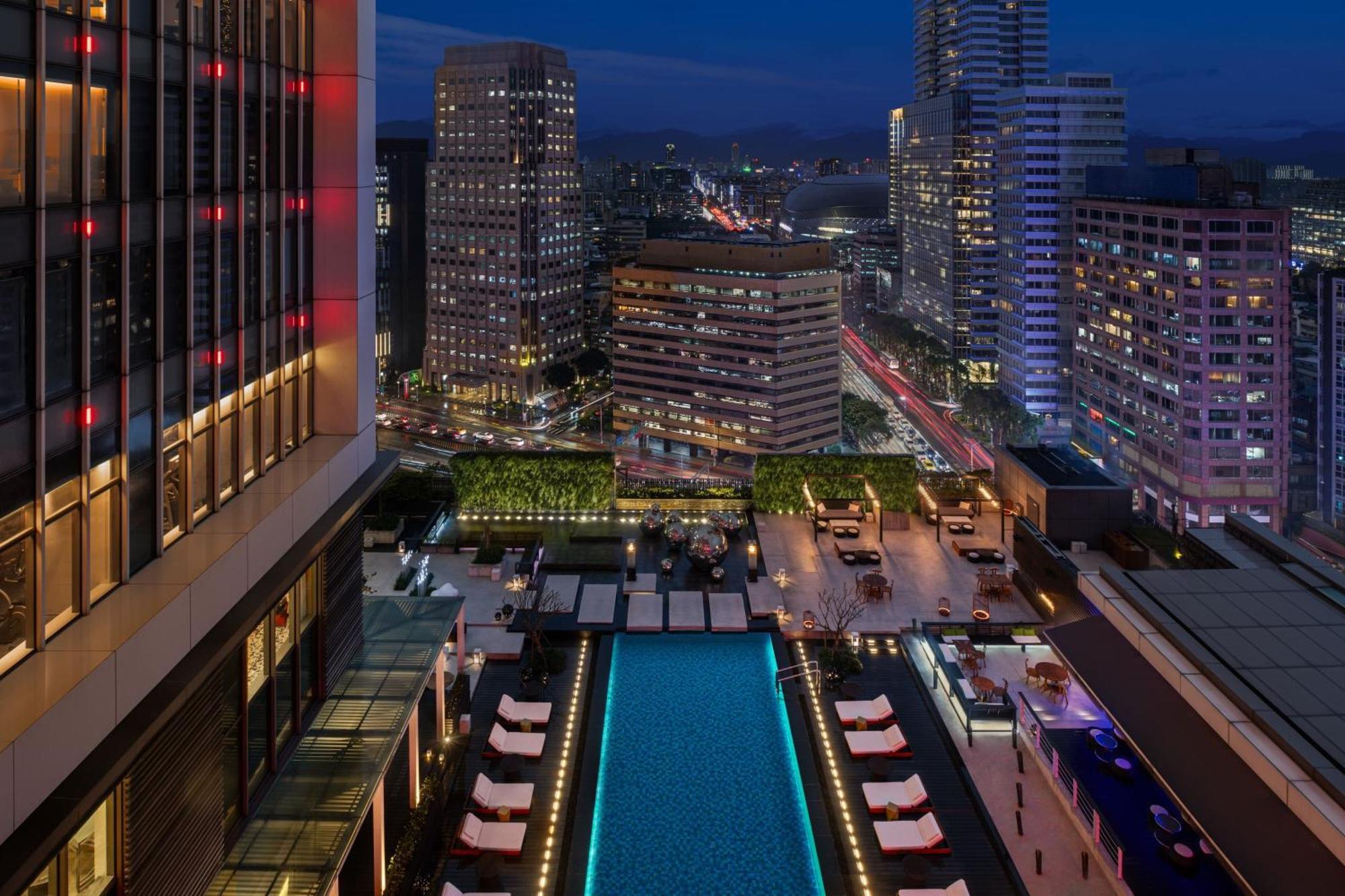 Marvelous Room 1 Bedroom Suite 1 King City view