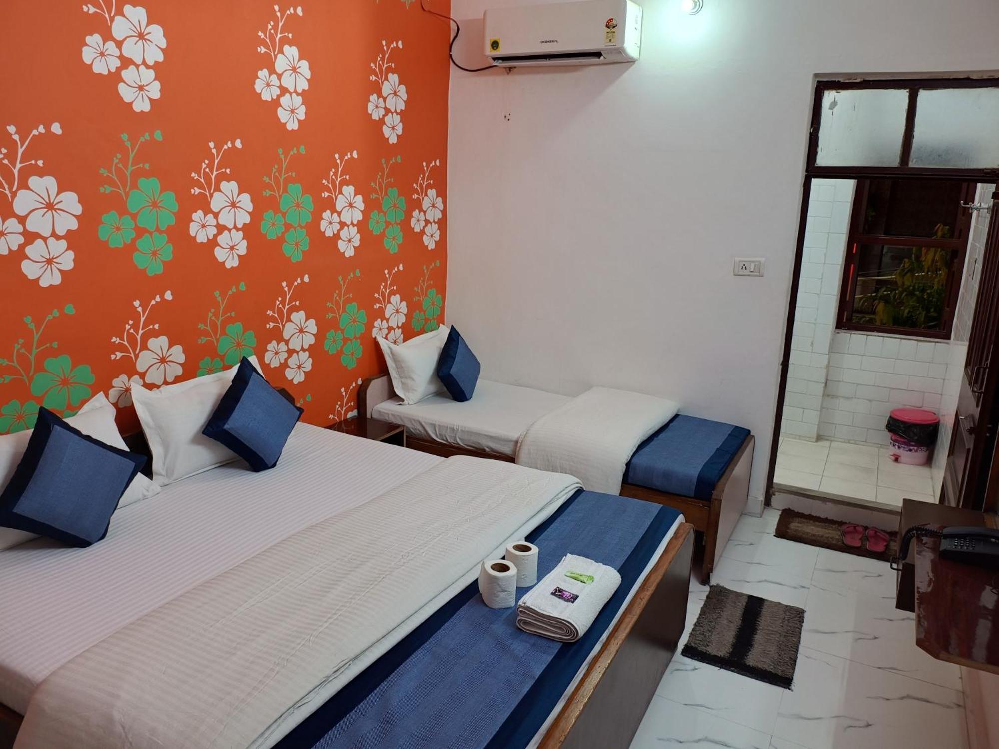 Triple Room with City View