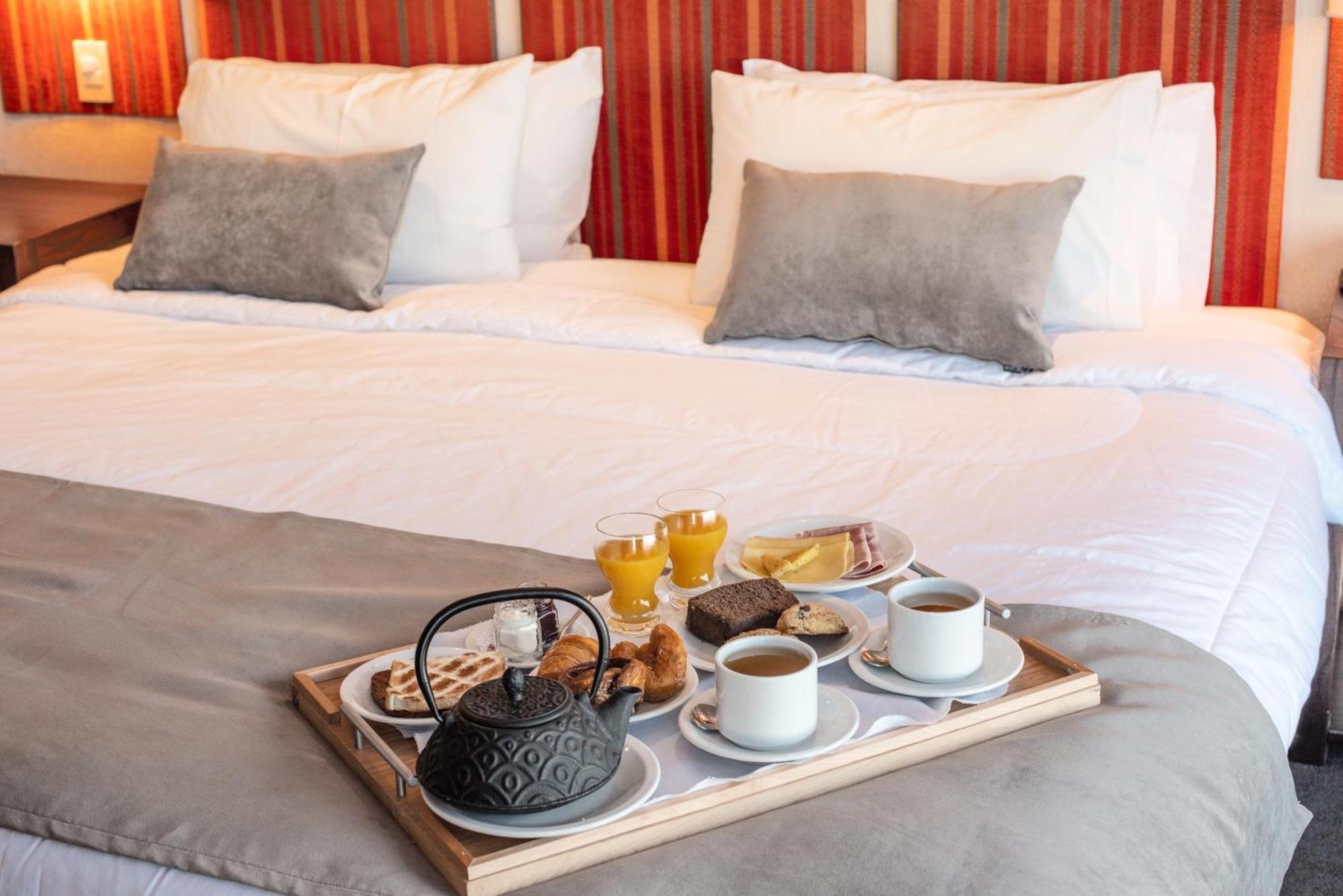 Double Room Mountain View