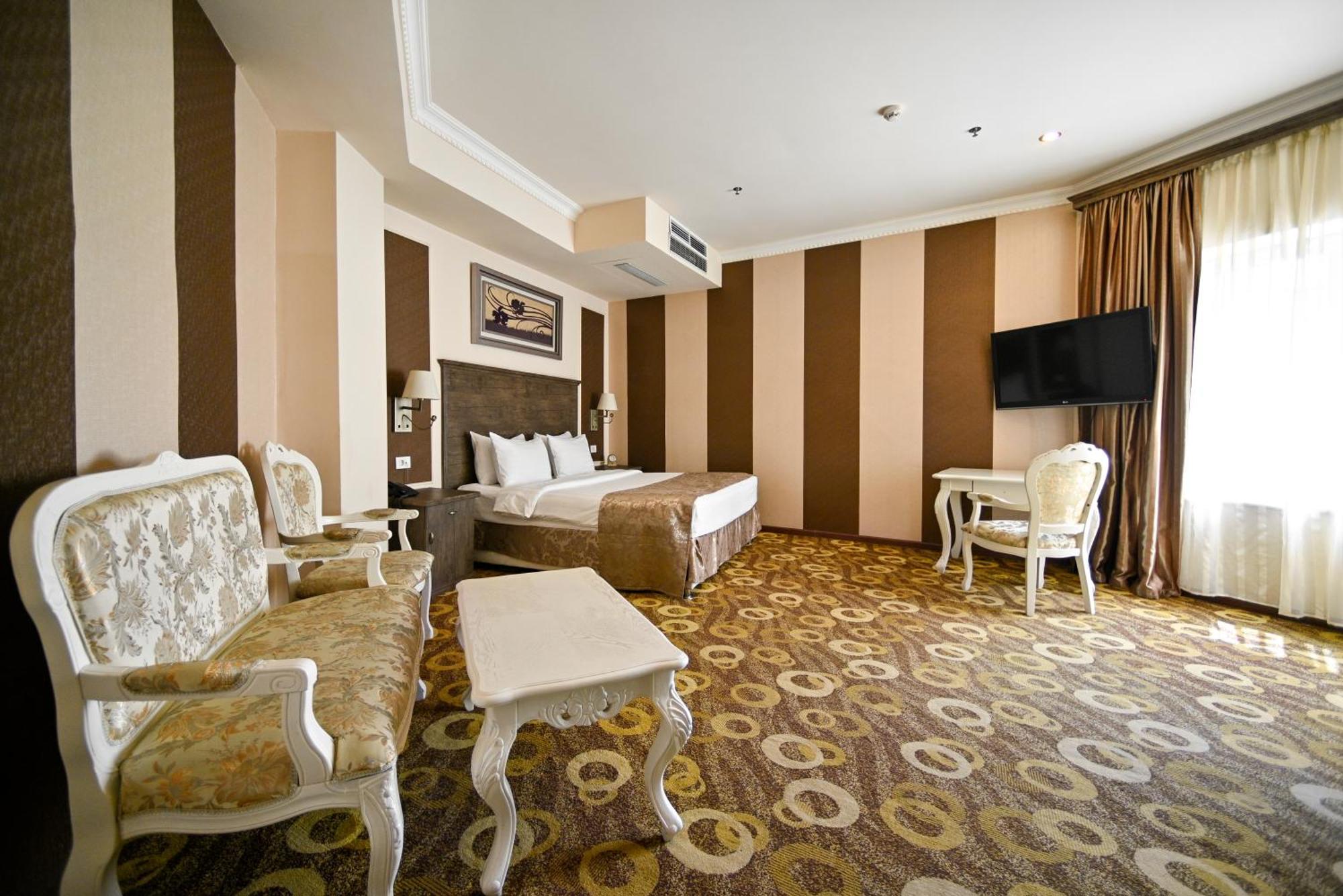 Junior Suite,1618285843:JPEG