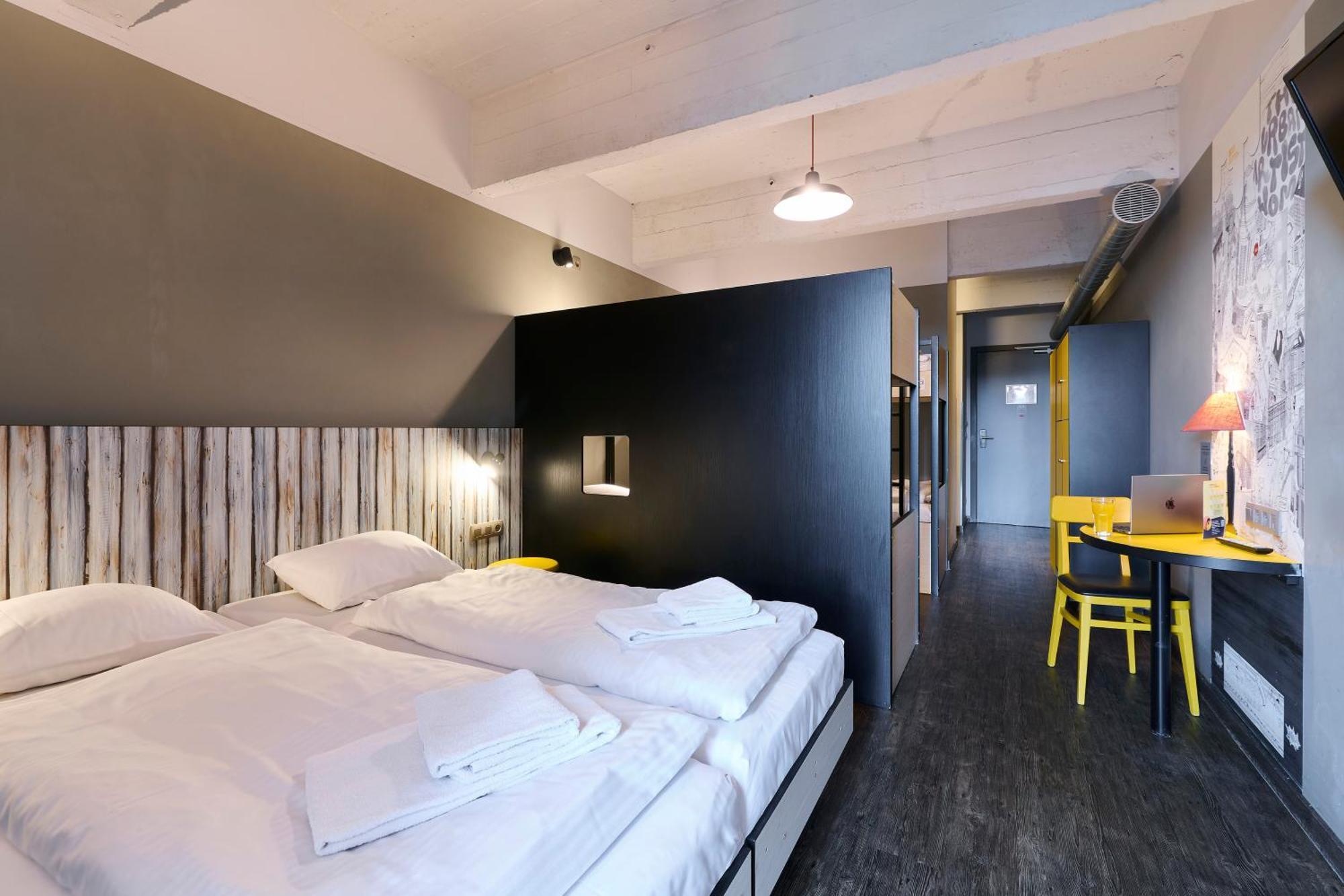 Bed 6-Bed Female Dormitory Room